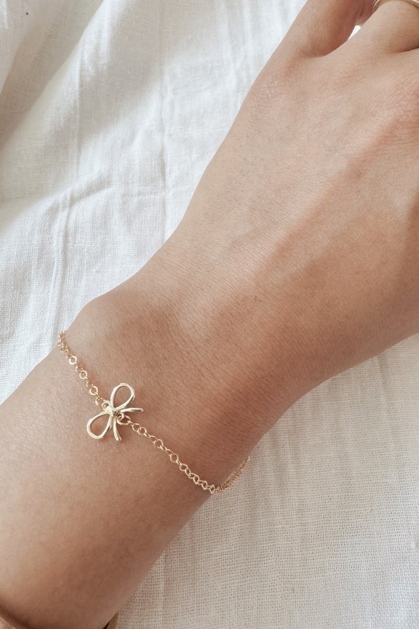 Olivia Dainty Ribbon Bracelet - Neutral Ground