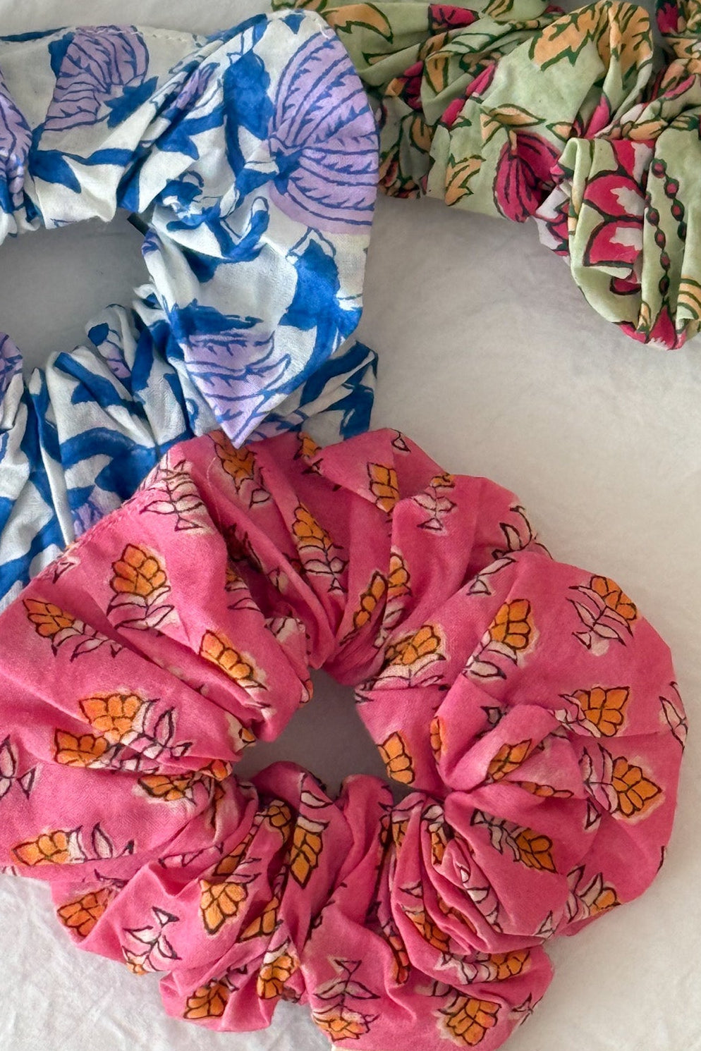 Monroe Ditsy Floral Cotton Scrunchie in Pink and Orange
