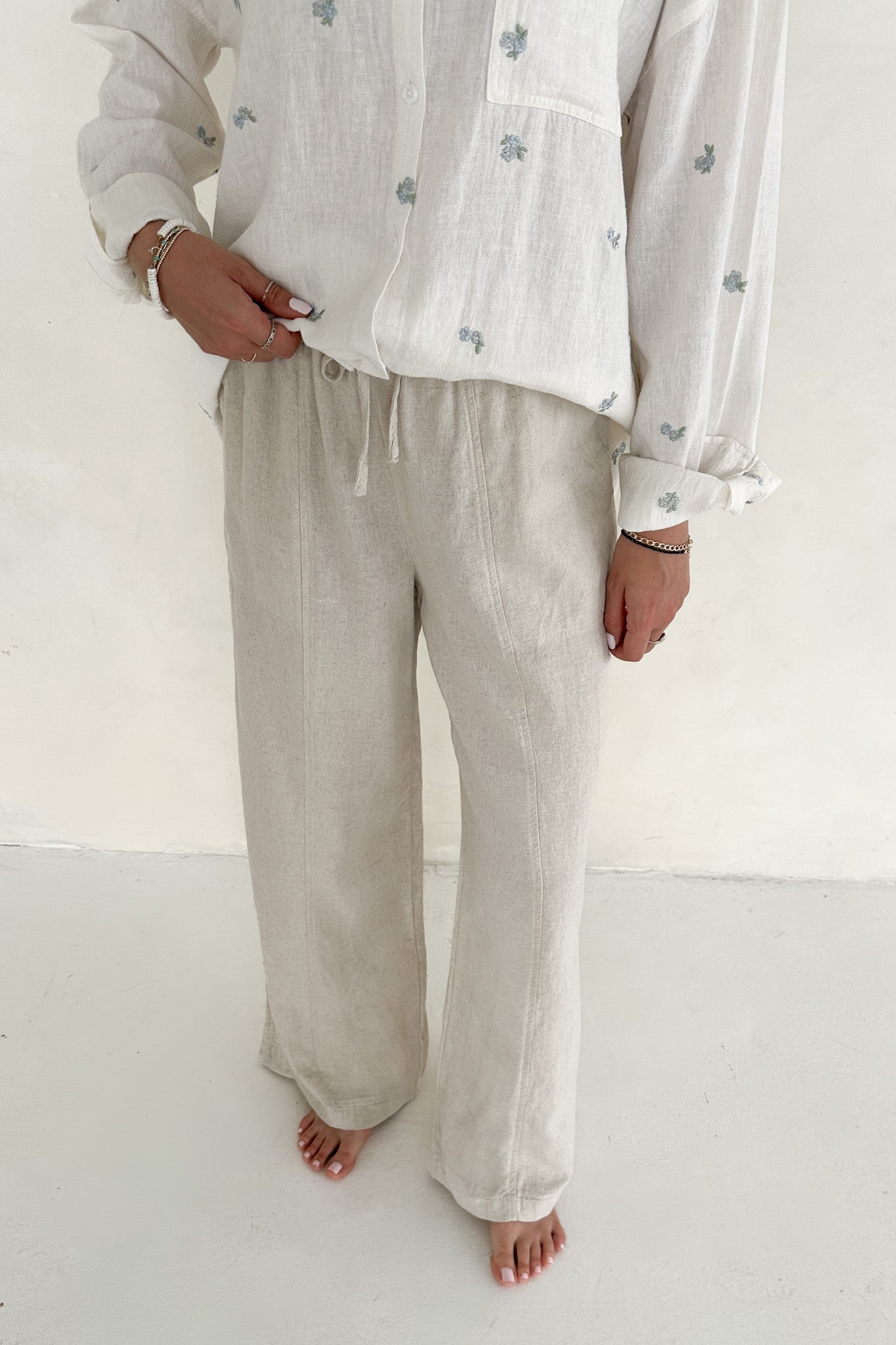 Bungalow Linen Pants in Oatmeal - Neutral Ground