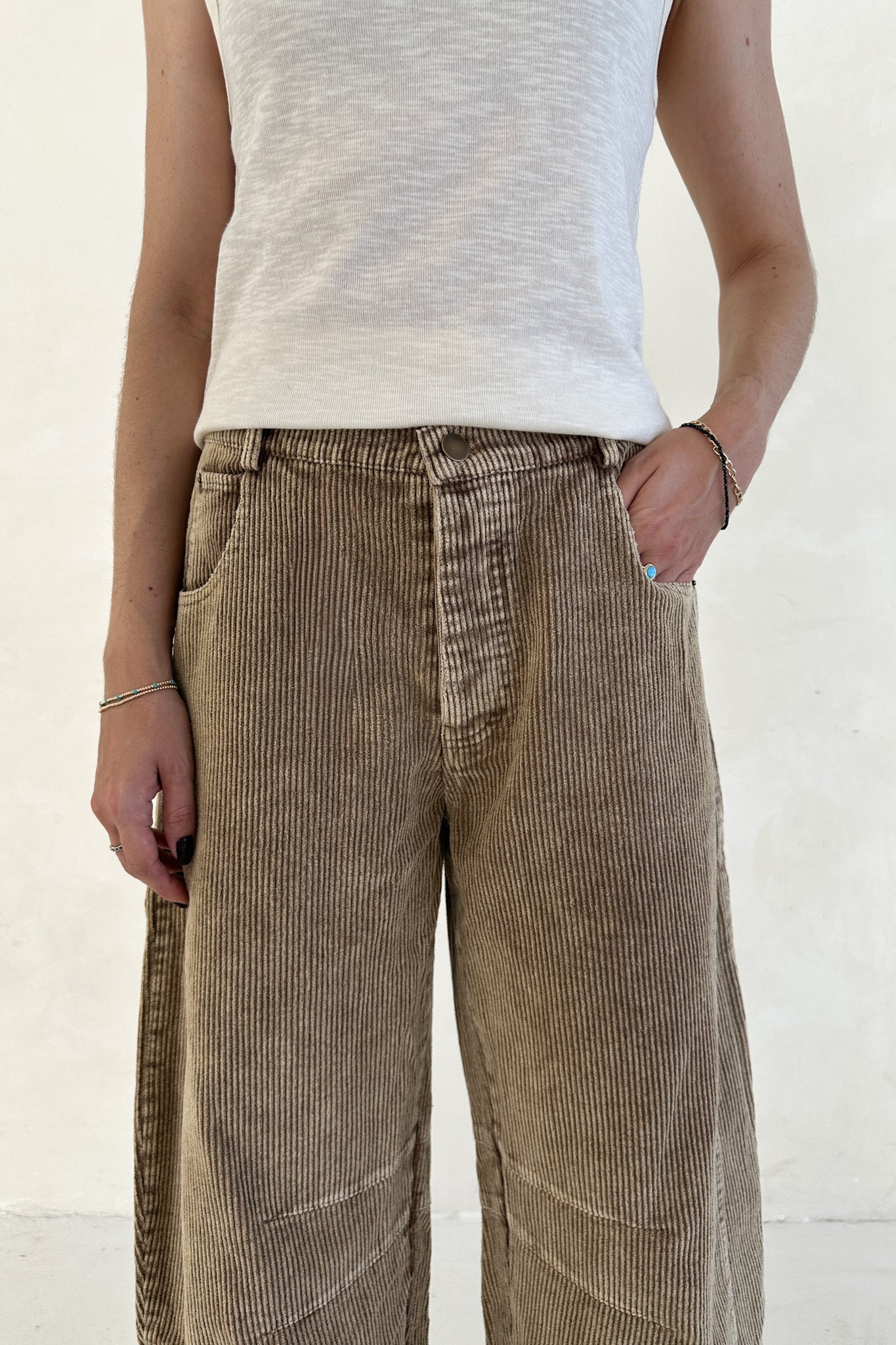 Canyon Corduroy Barrel Pants in Mocha - Neutral Ground