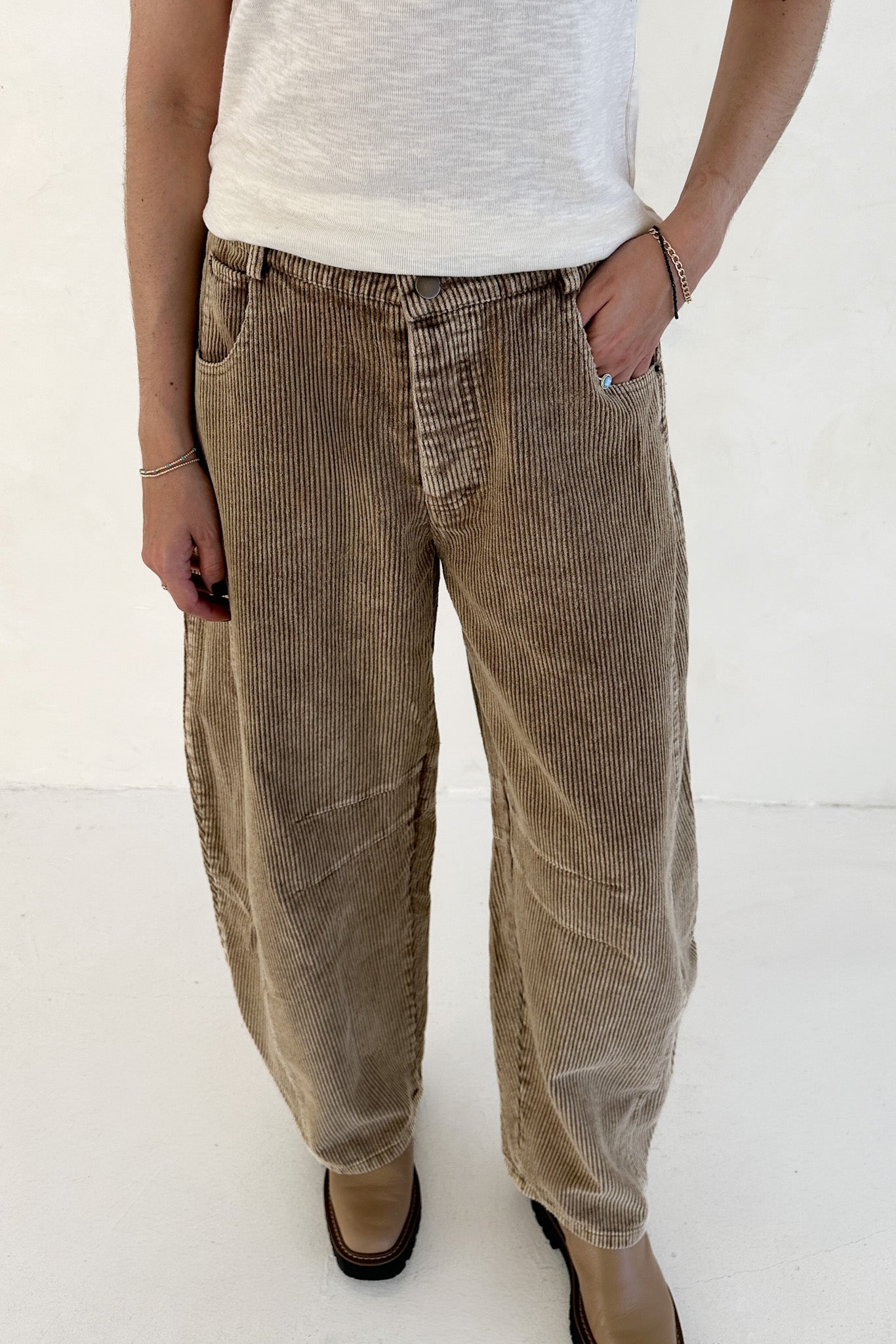Canyon Corduroy Barrel Pants in Mocha - Neutral Ground