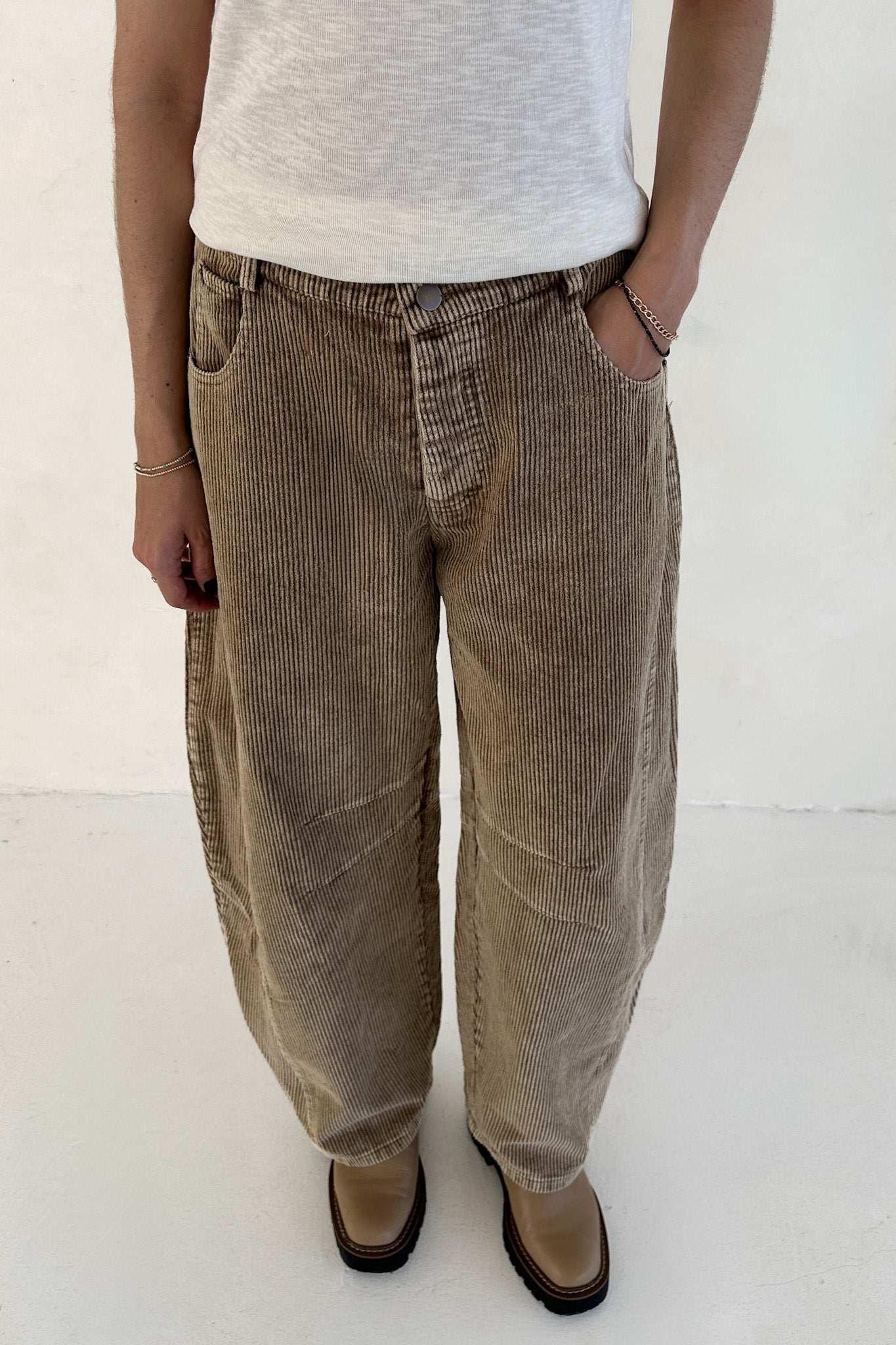 Canyon Corduroy Barrel Pants in Mocha - Neutral Ground