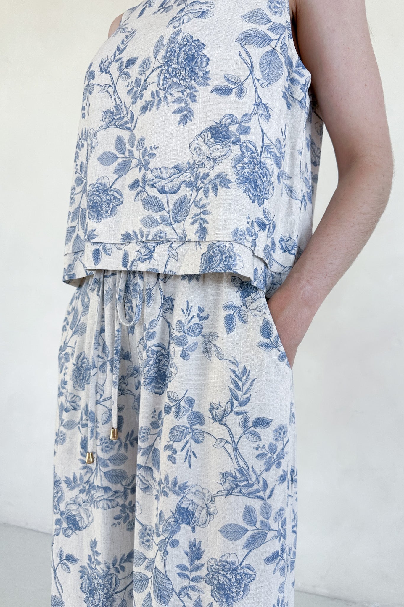 Château Printed Soft Linen Blend Pants - Neutral Ground