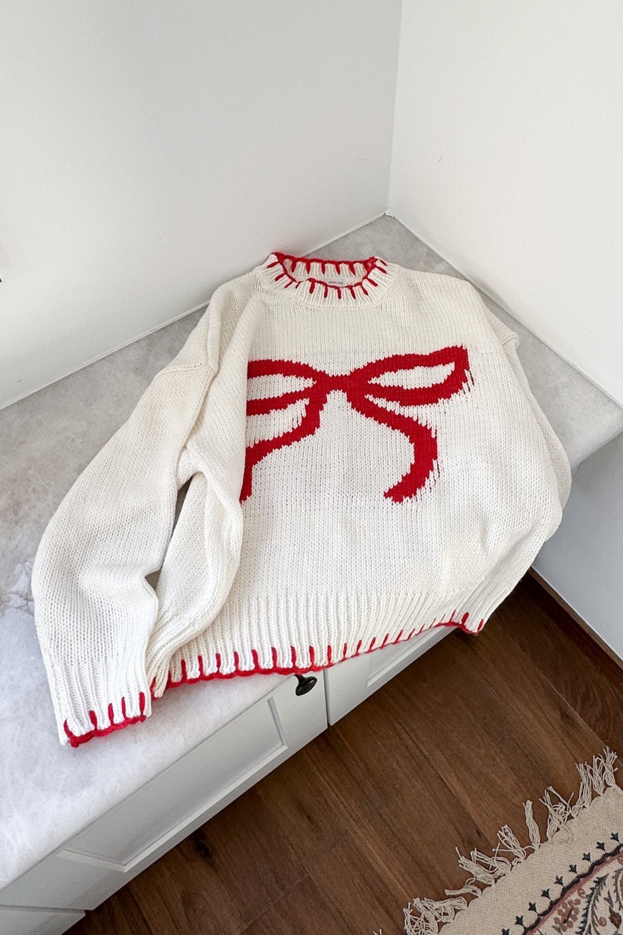Eloise Giant Ribbon Sweater in Holiday Cream - Neutral Ground