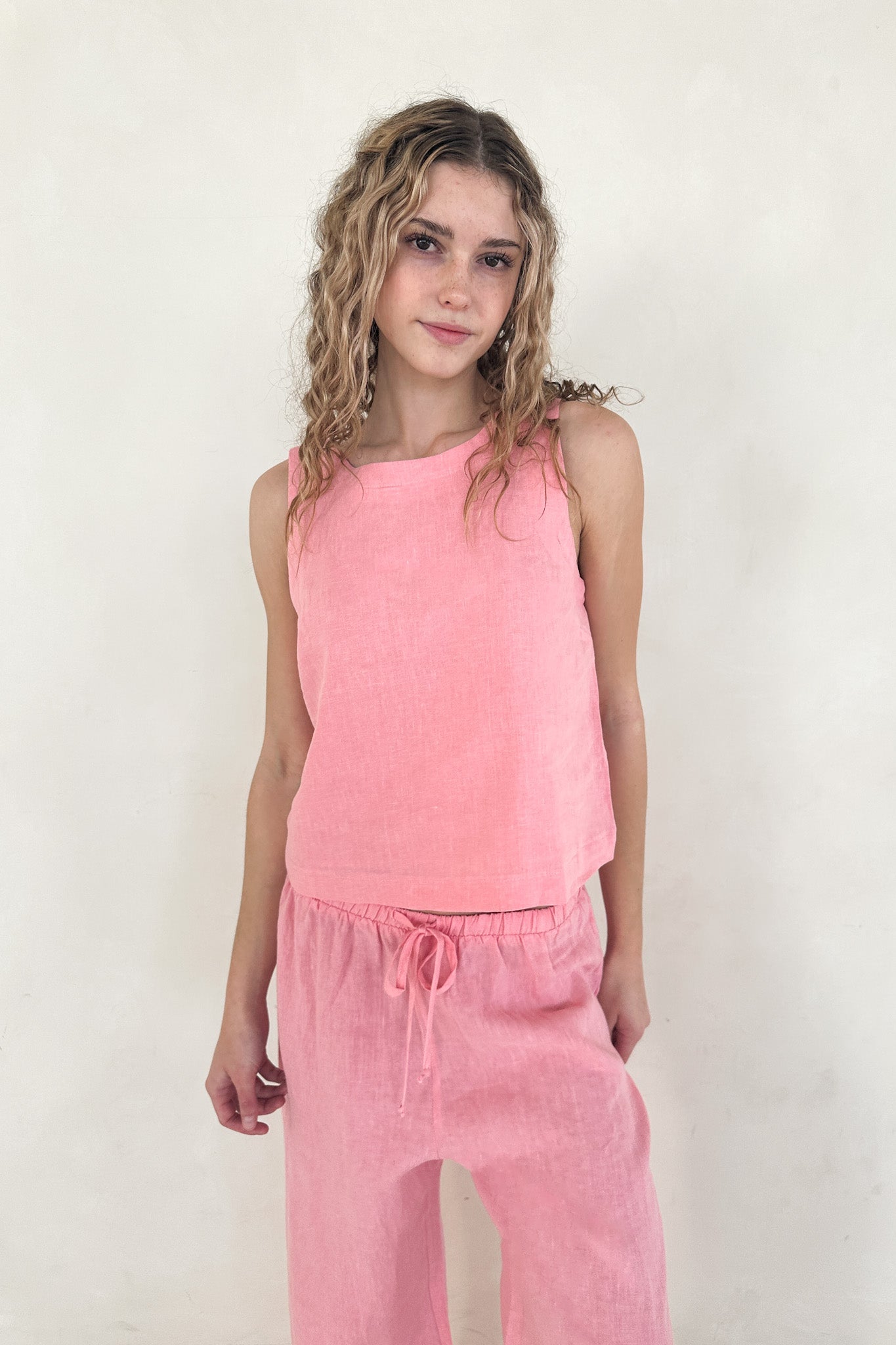 Harbor Linen Top in Bubble Gum - Neutral Ground