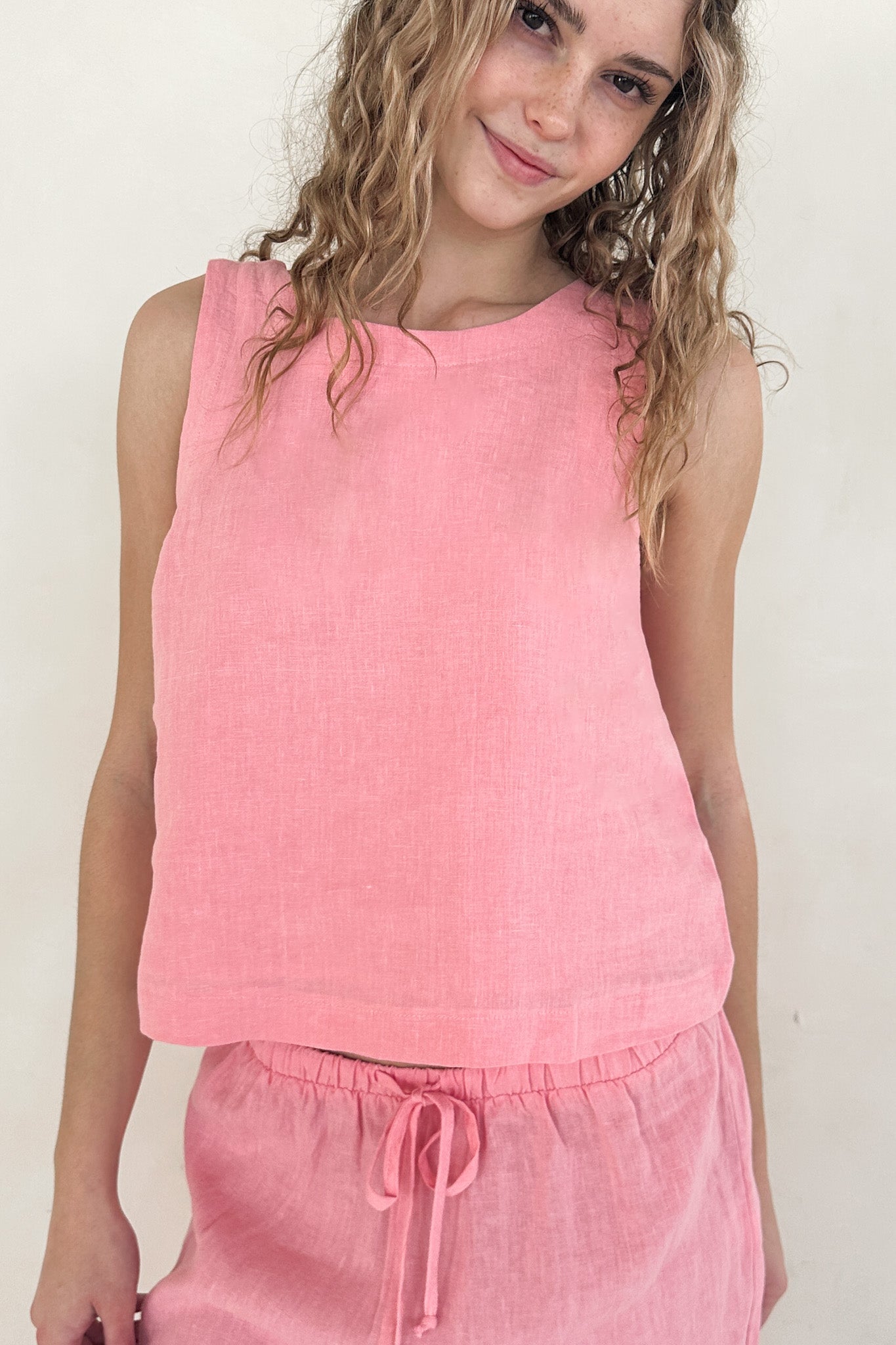 Harbor Linen Top in Bubble Gum - Neutral Ground