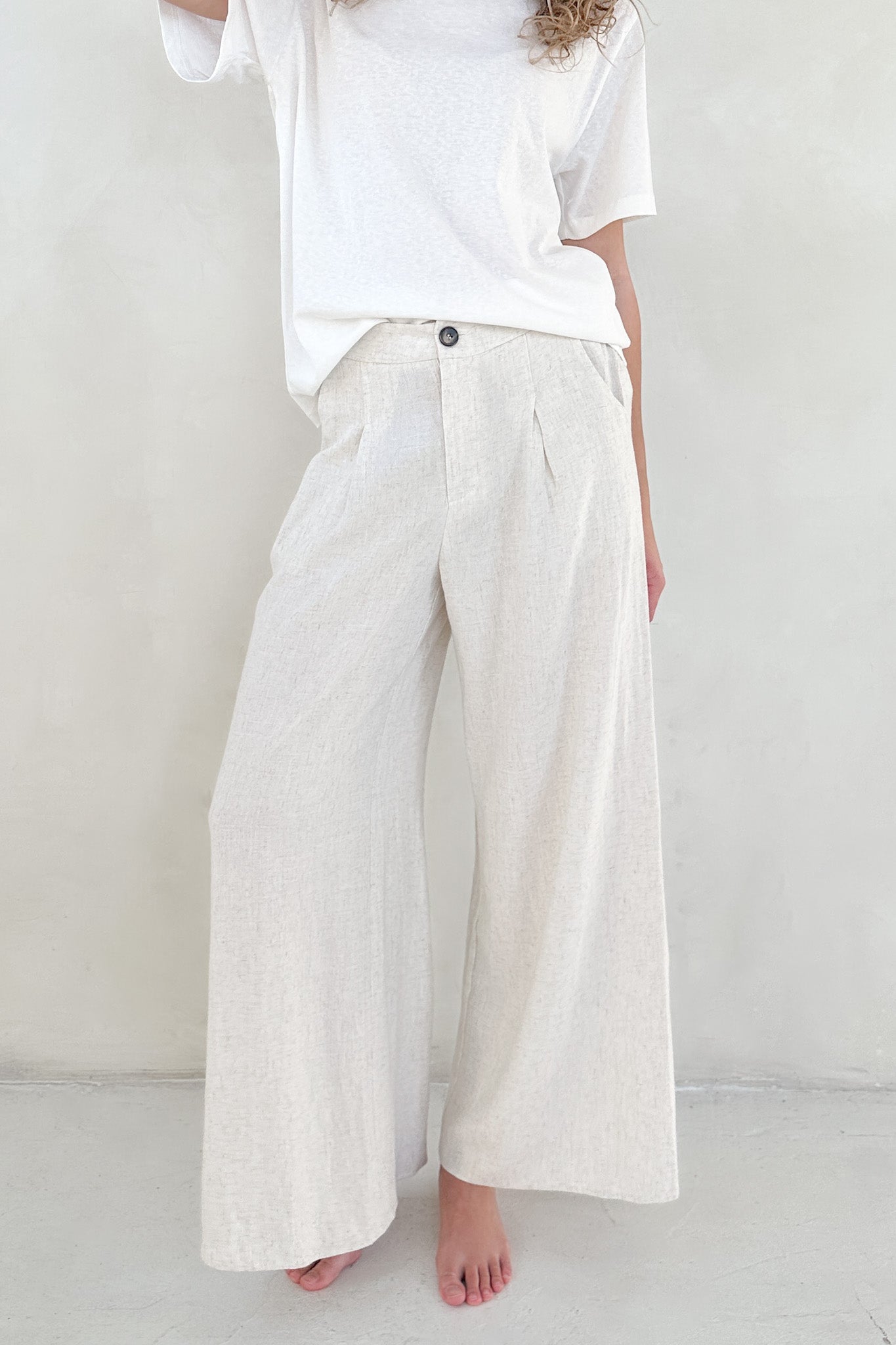 Land & Sea Pleated Linen Blend Trousers in Oatmeal - Neutral Ground
