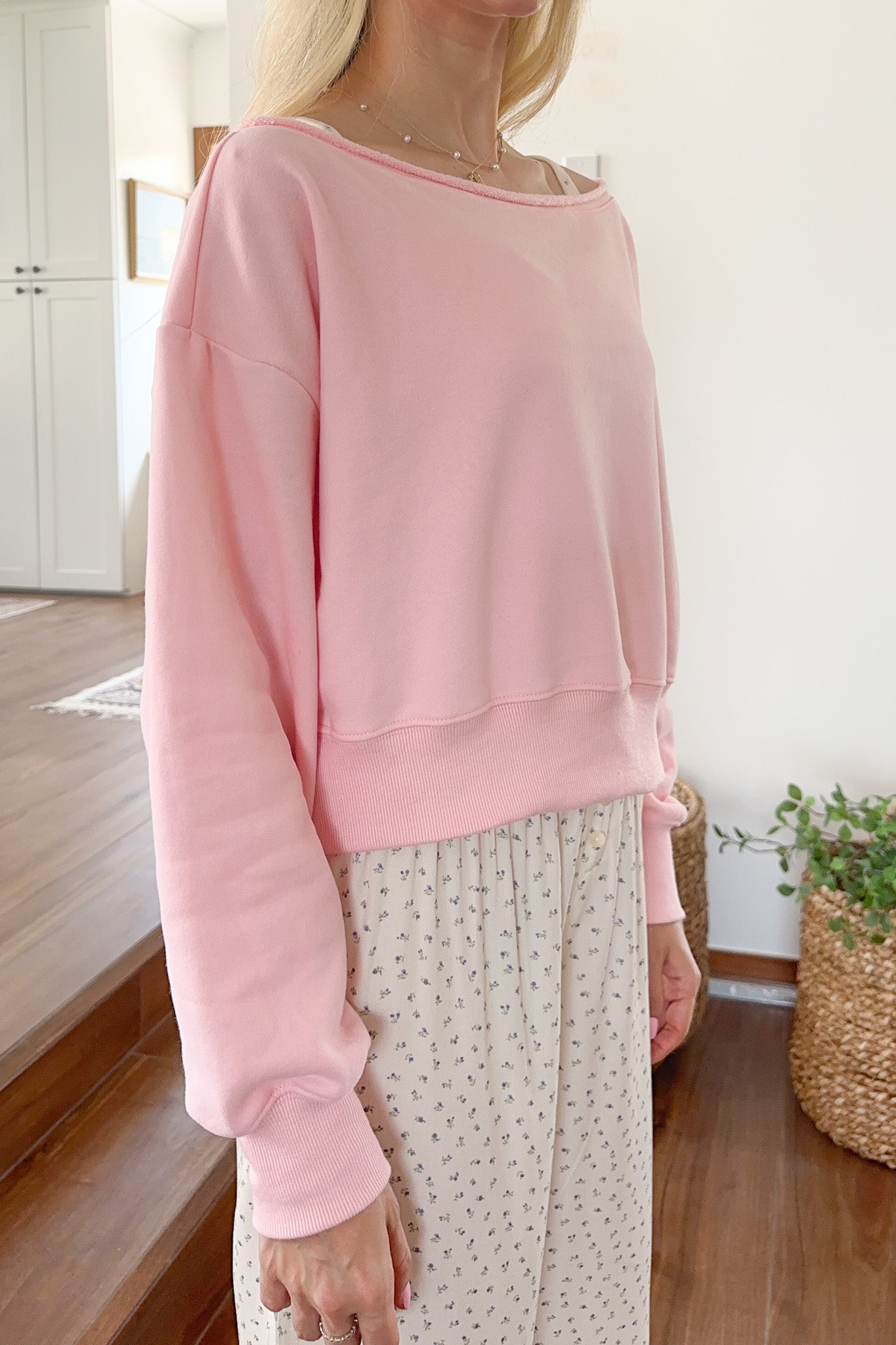 Maddie Pullover Sweatshirt in Ballet Pink - Neutral Ground