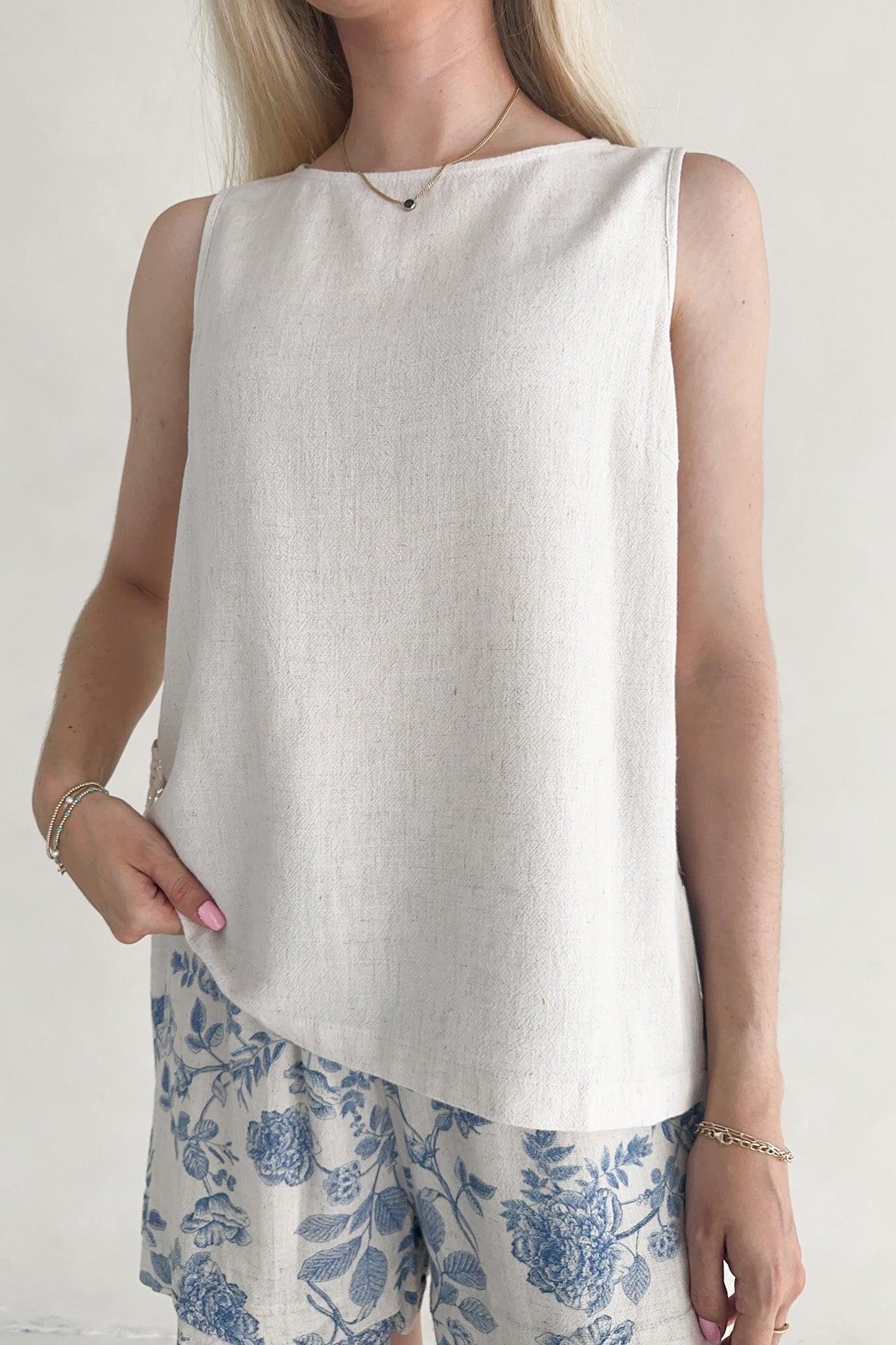 Madison Linen Blend Relaxed Tunic Tank in Natural - Neutral Ground