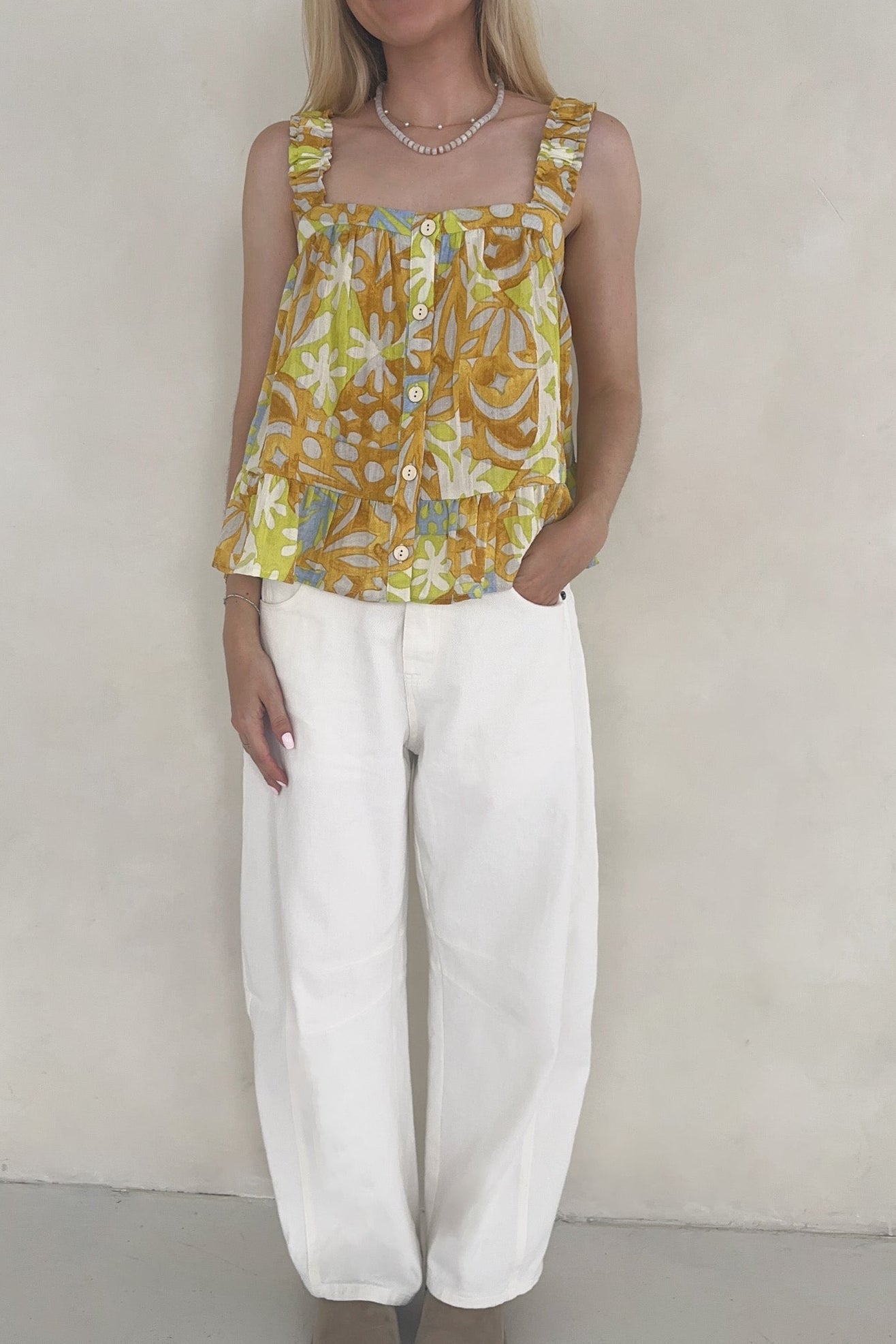 Nora Lightweight Cotton Barrel Jeans - Neutral Ground