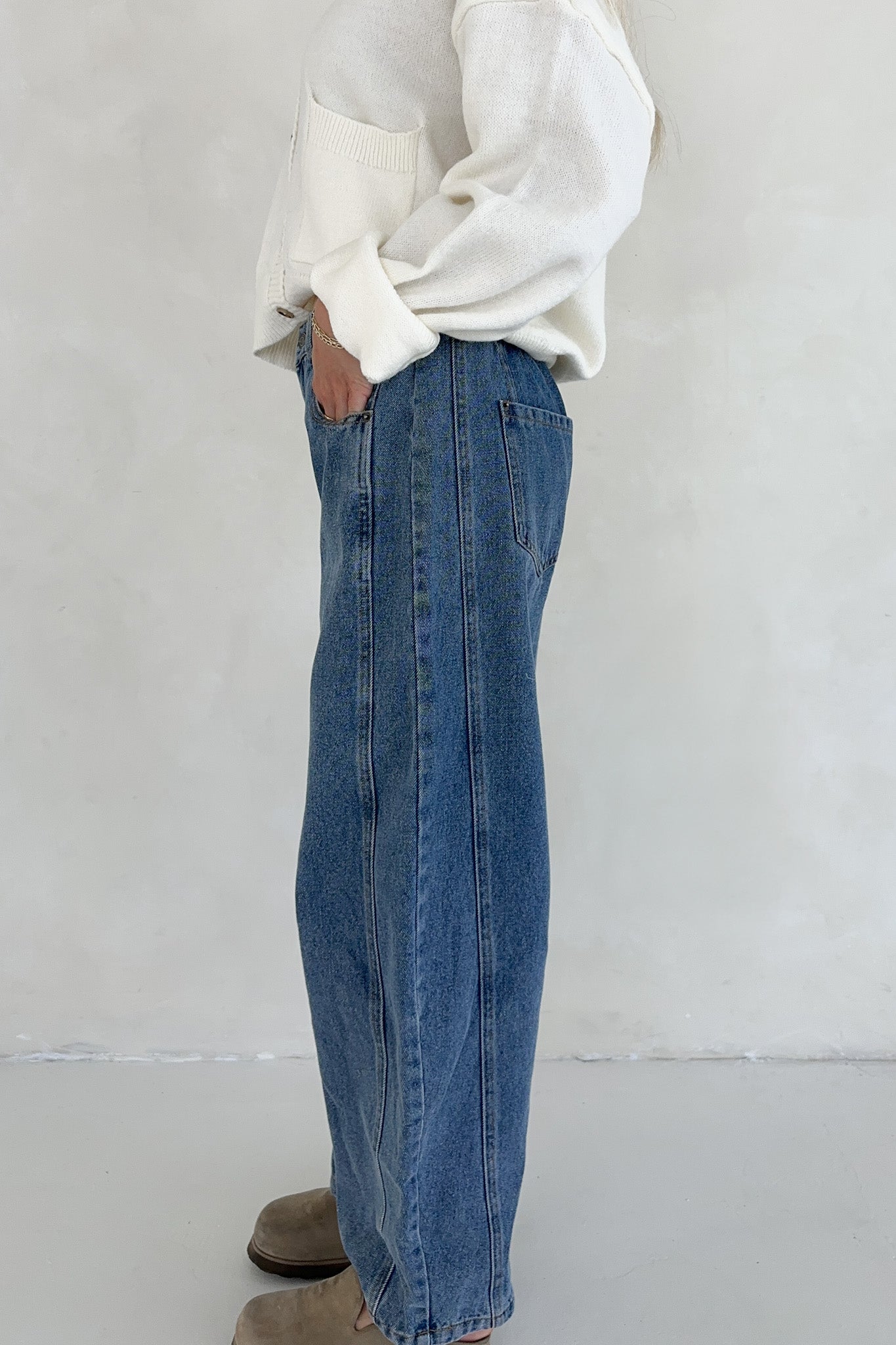 Nora Lightweight Cotton Denim Barrel Jeans - Neutral Ground