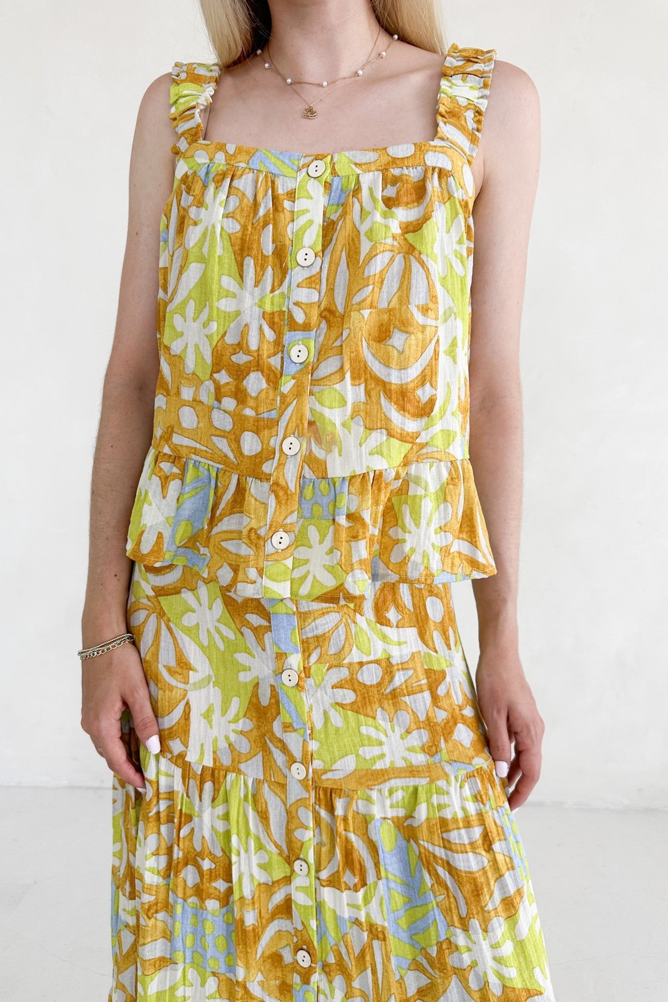 Oahu Tropical Printed Ruffle Top - Neutral Ground