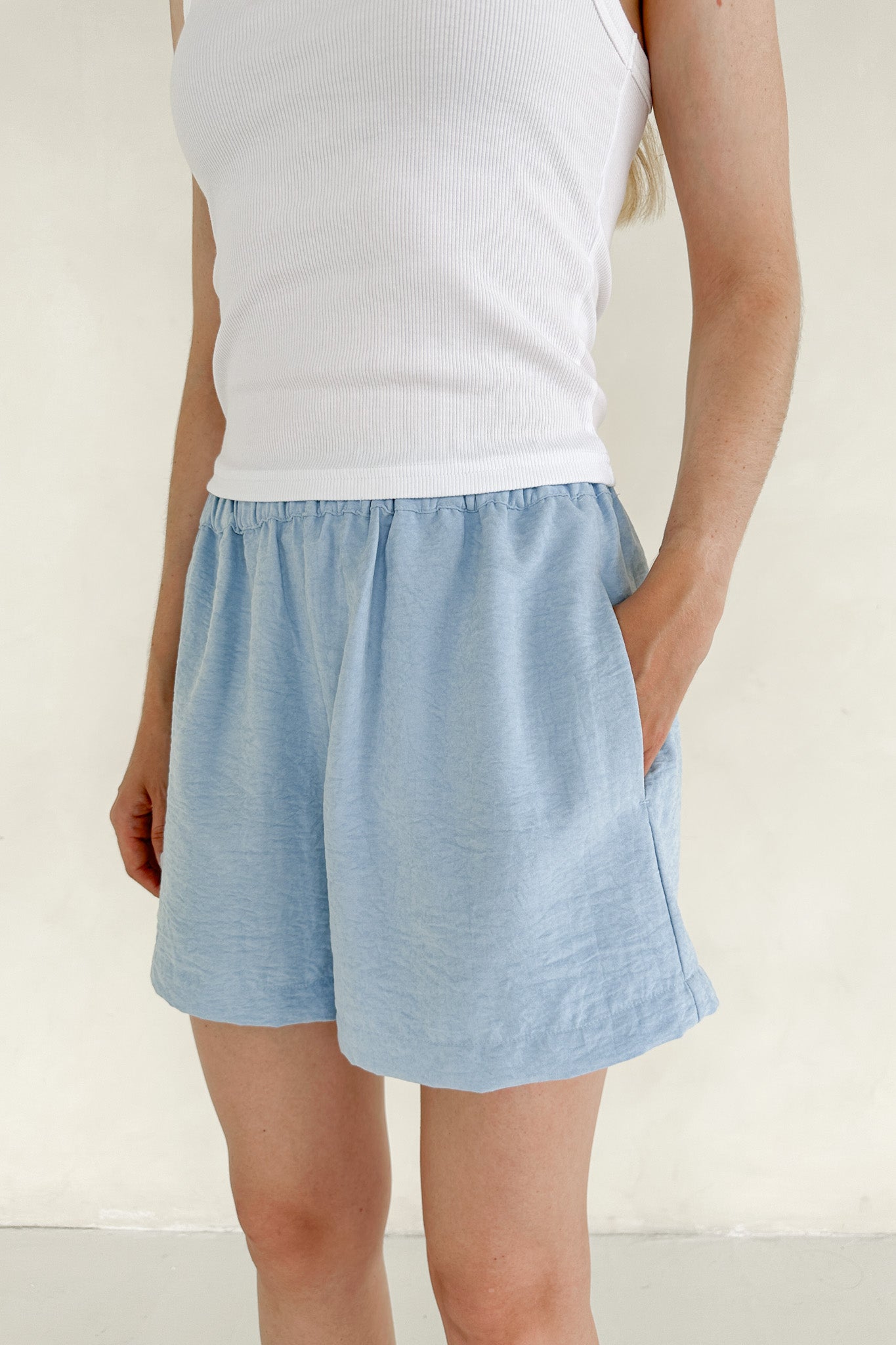 Oasis Woven Elastic Waist Shorts - Neutral Ground