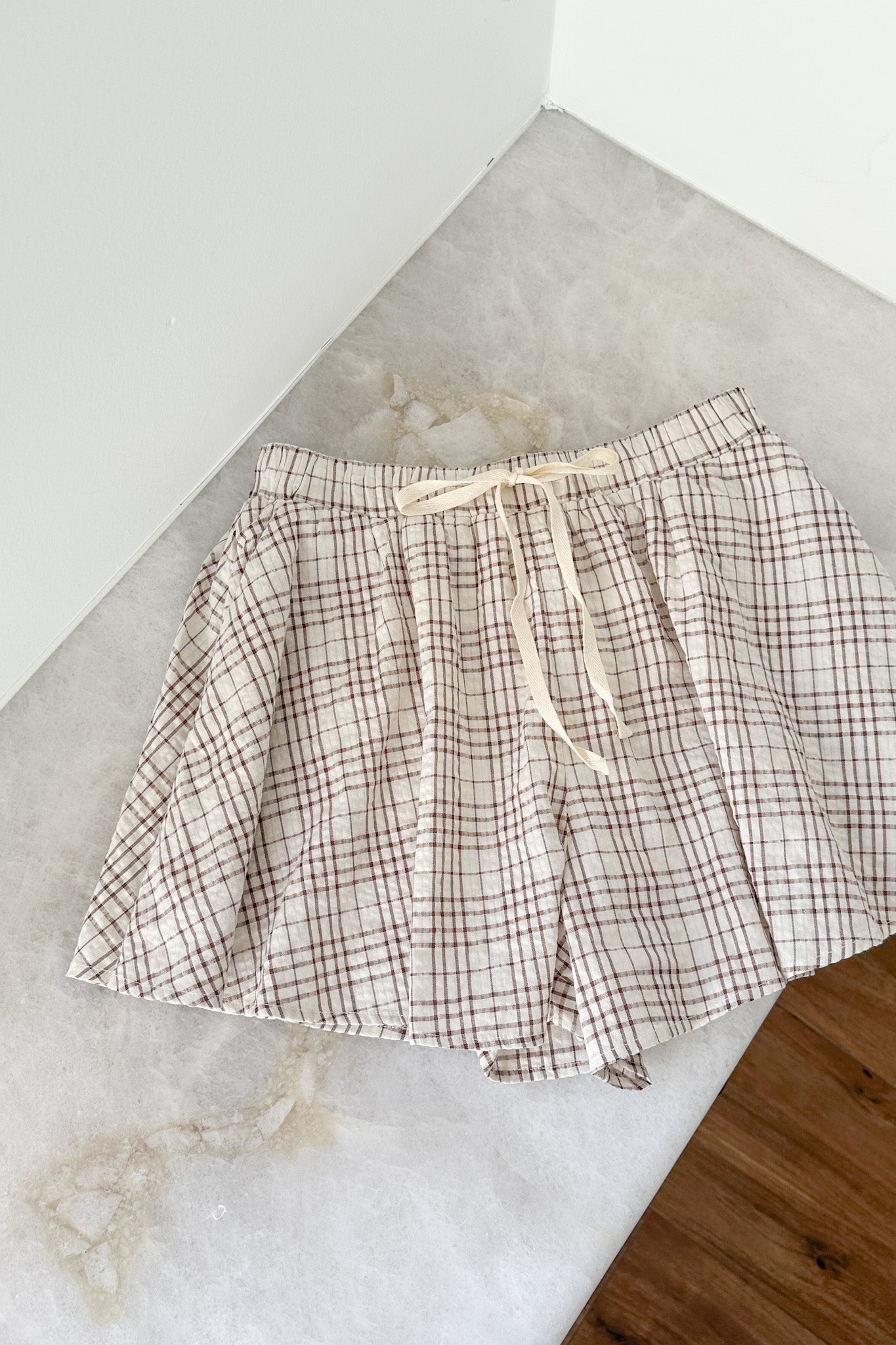 Ruby Flowy Plaid Shorts - Neutral Ground
