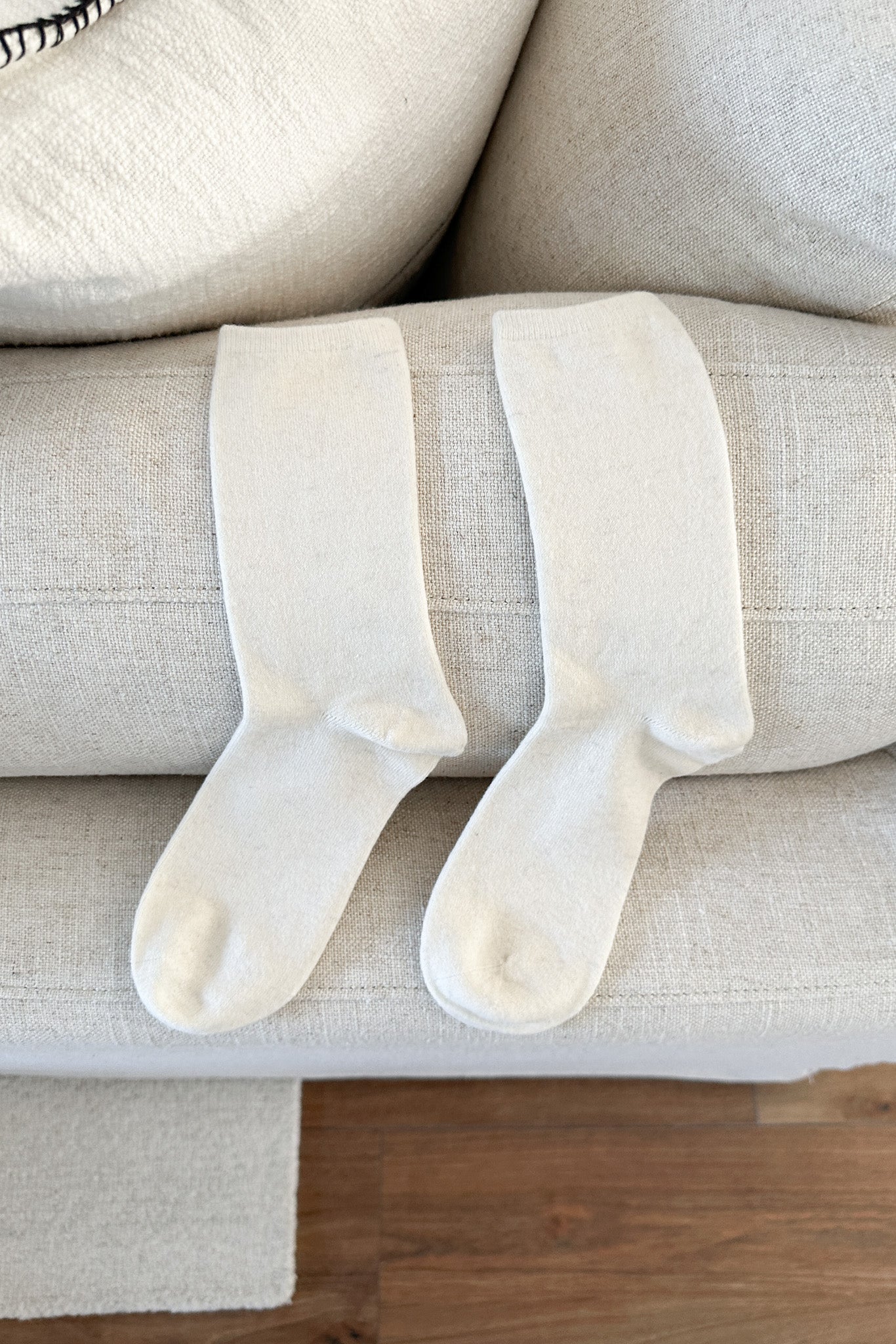 Solid Cashmere Blend Crew Socks in Ivory - Neutral Ground