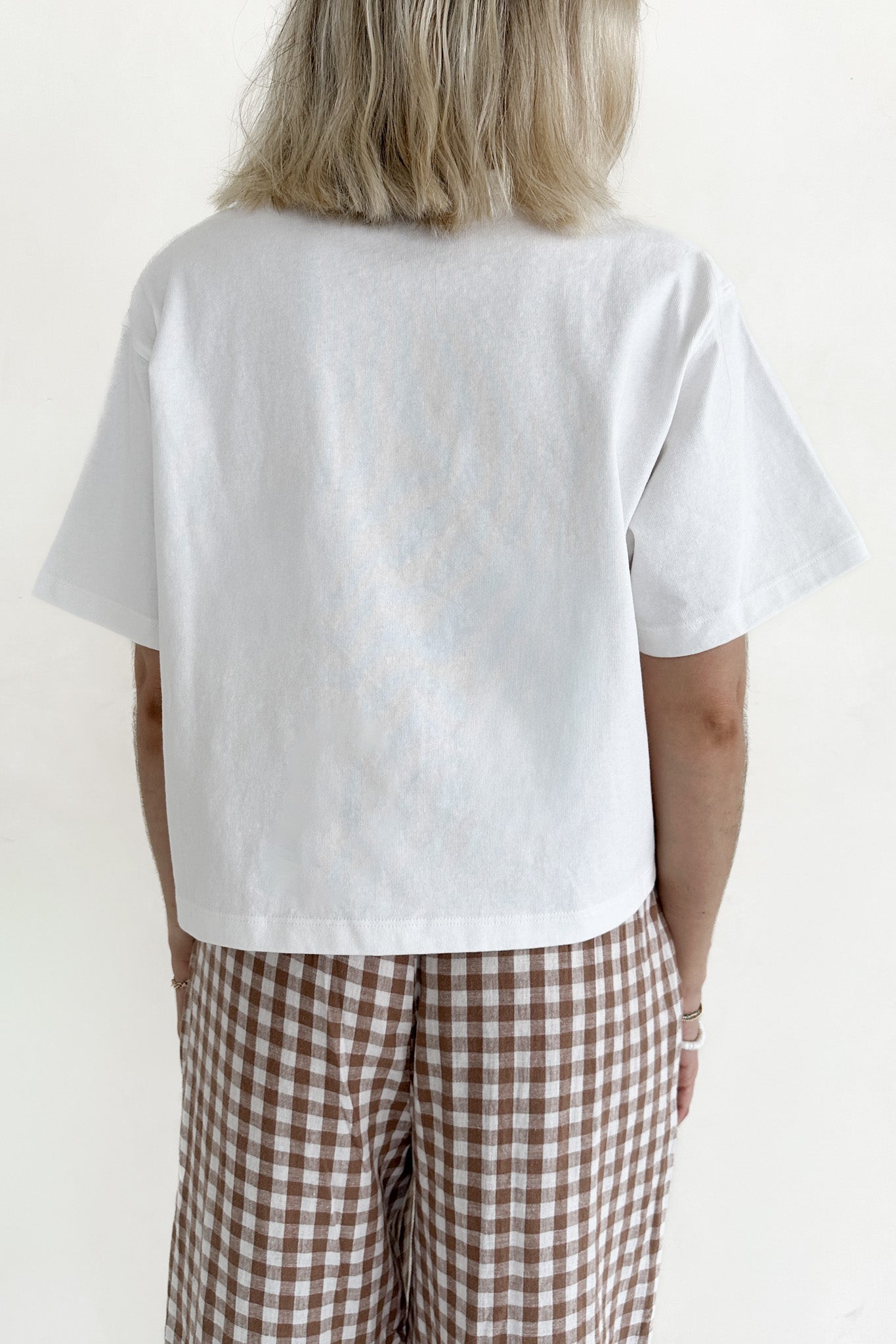 Stella Linen Short Sleeve Knit Top in White - Neutral Ground
