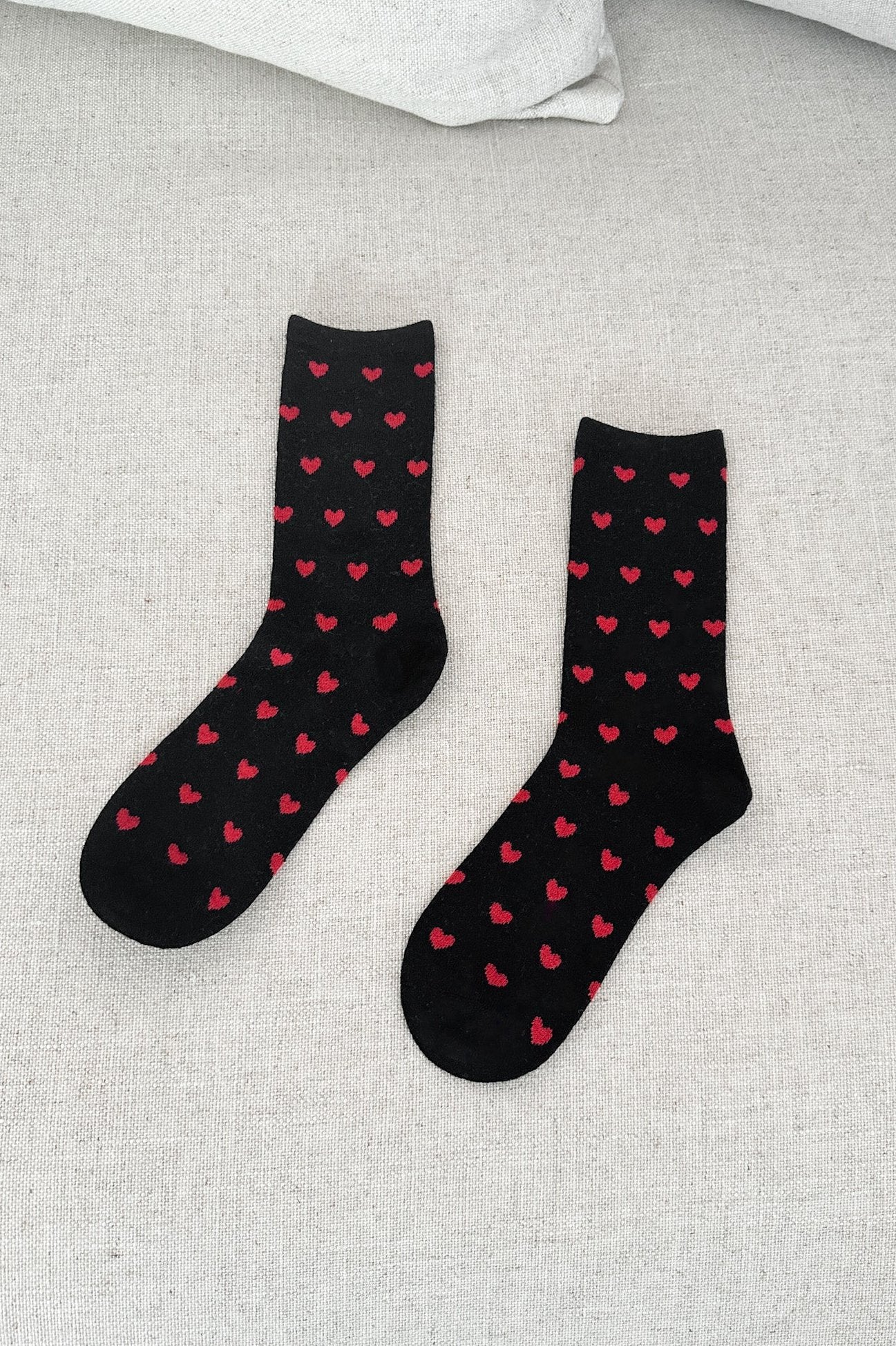 Tiny Heart Cashmere Blend Crew Socks in Black and Red - Neutral Ground