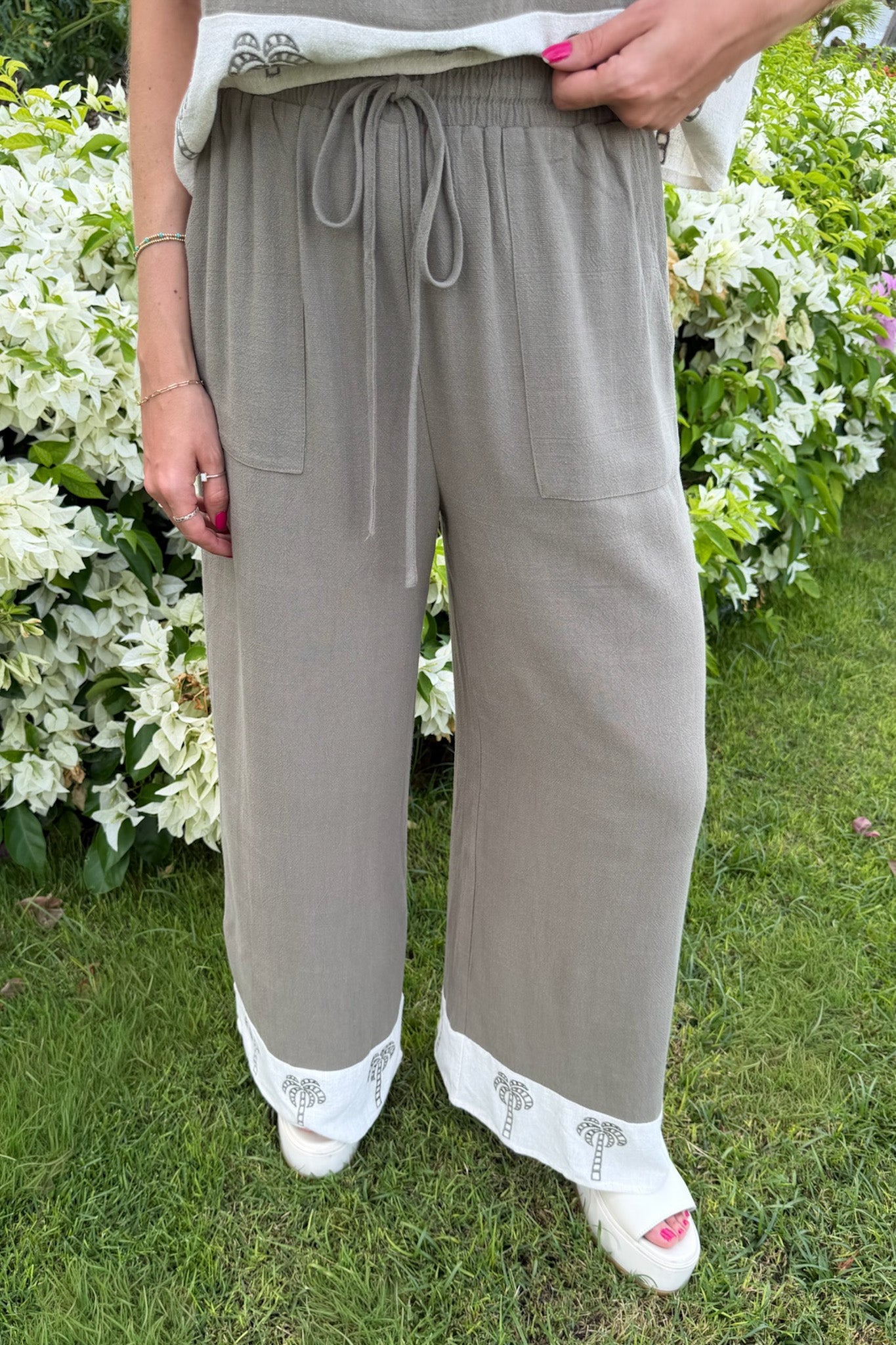 Villa Embroidered Linen Blend Wide Leg Pants - Neutral Ground