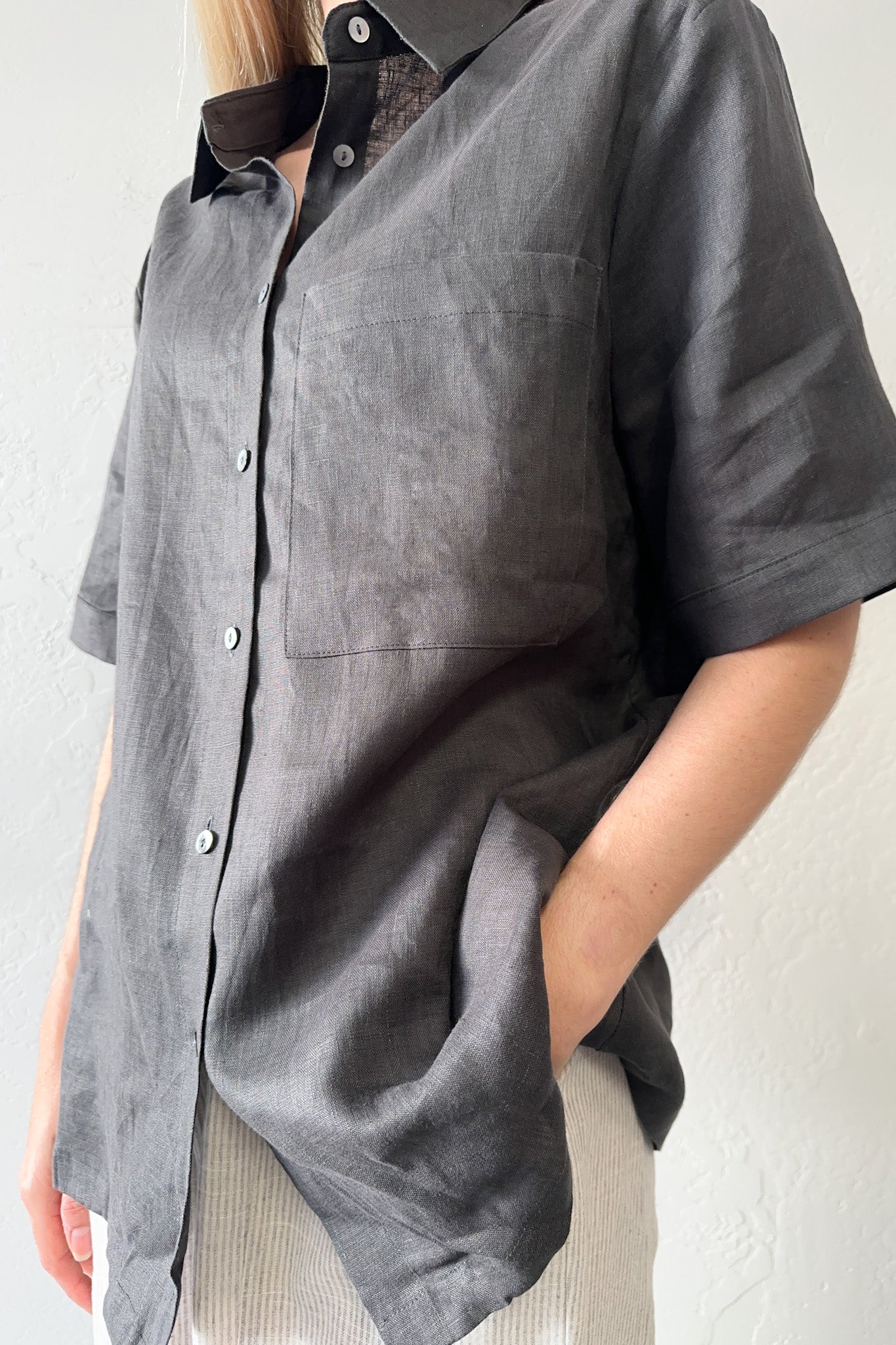 Nantucket Linen Button Down Shirt in Coal - Neutral Ground
