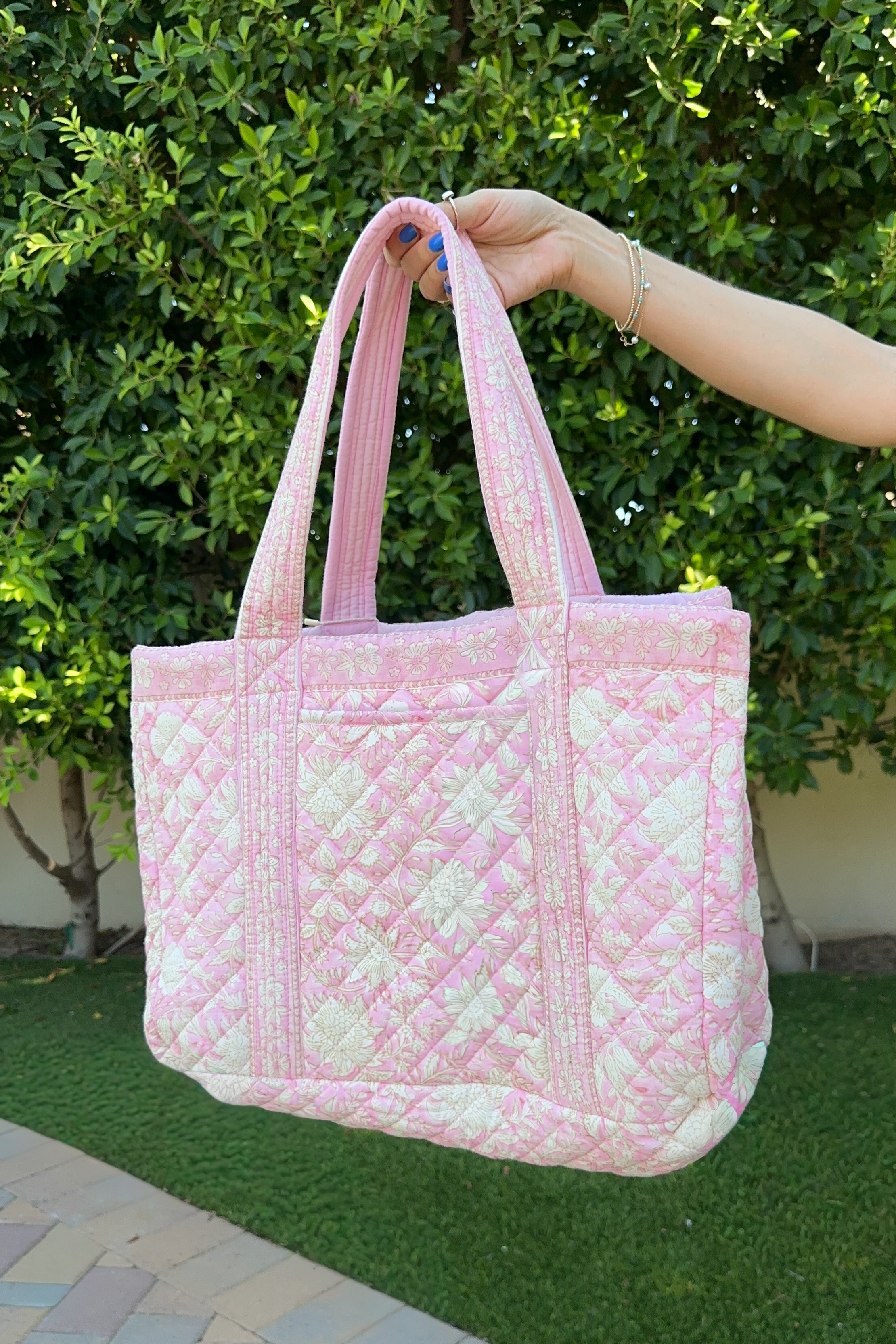Market Quilted Tote Bag in Baby Pink and White