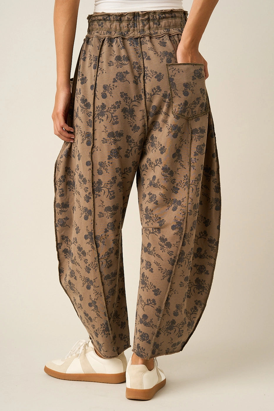 Willa Floral Barrel Pants in Mocha