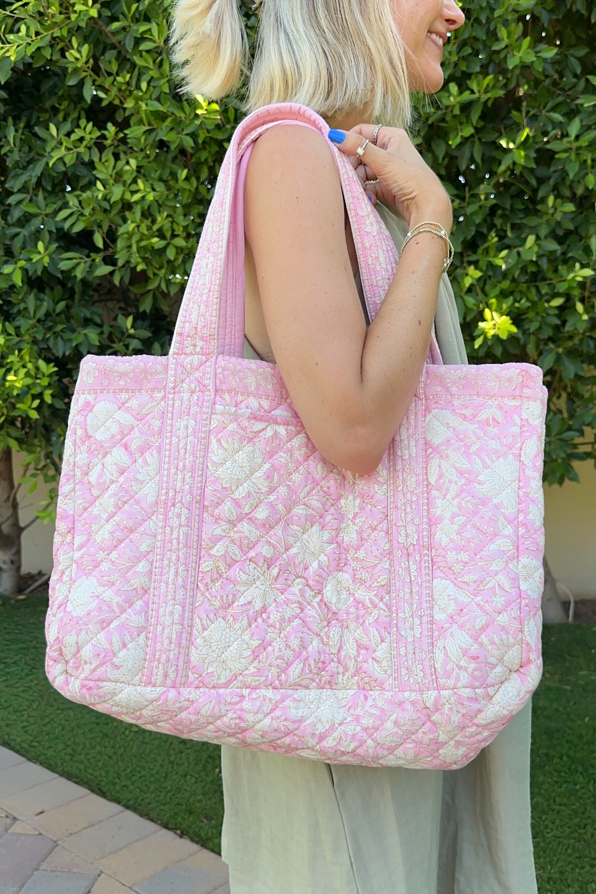 Market Quilted Tote Bag in Baby Pink and White