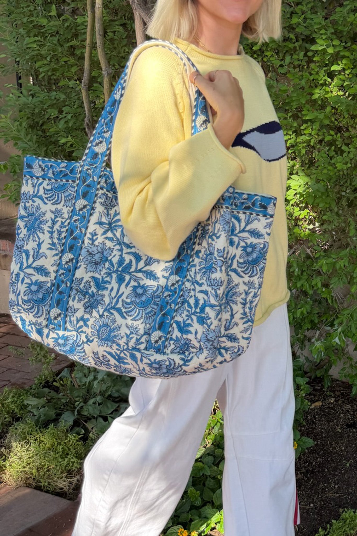 Market Quilted Tote Bag in Floral Blue