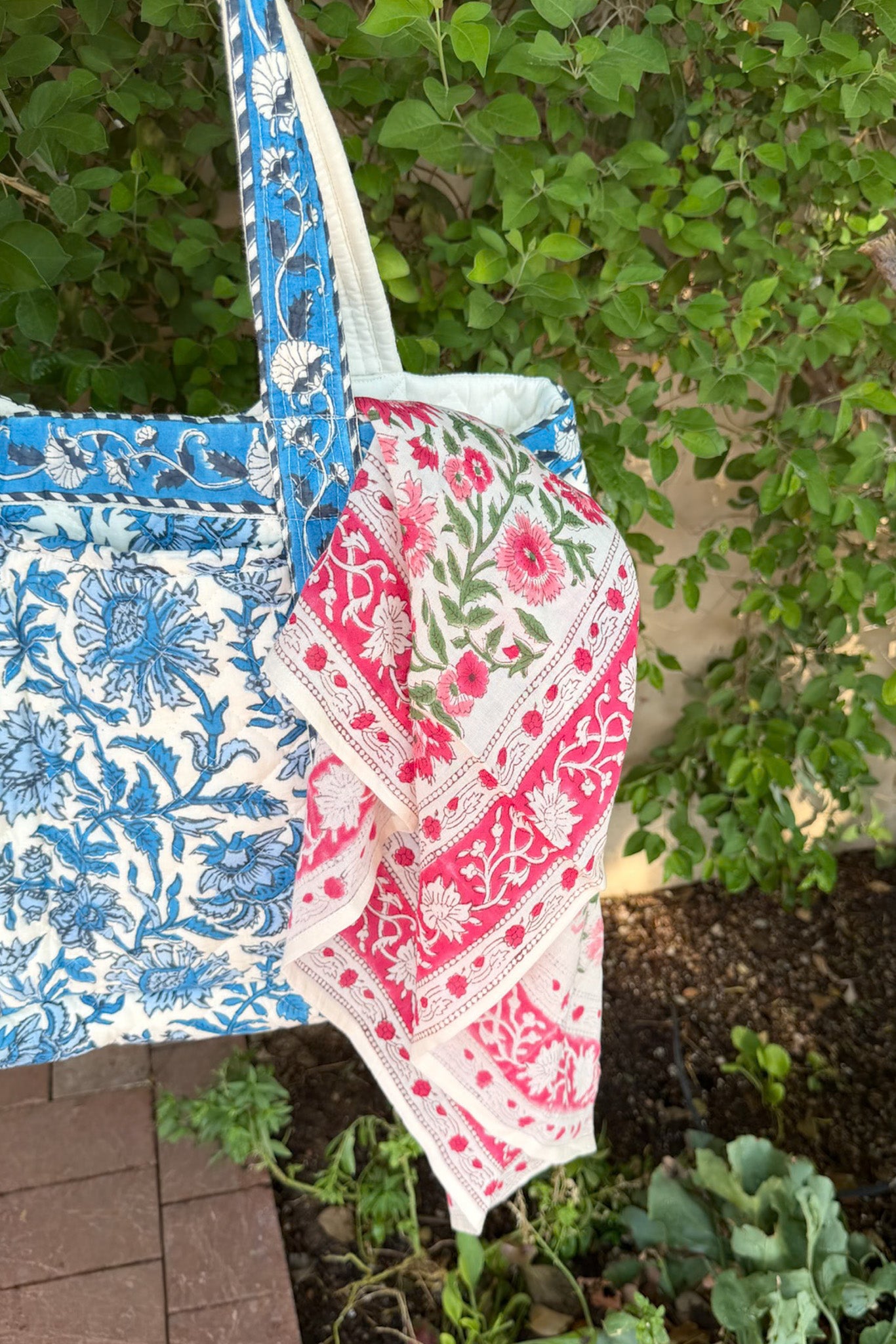 Lilly Lightweight Cotton Scarf in Pink