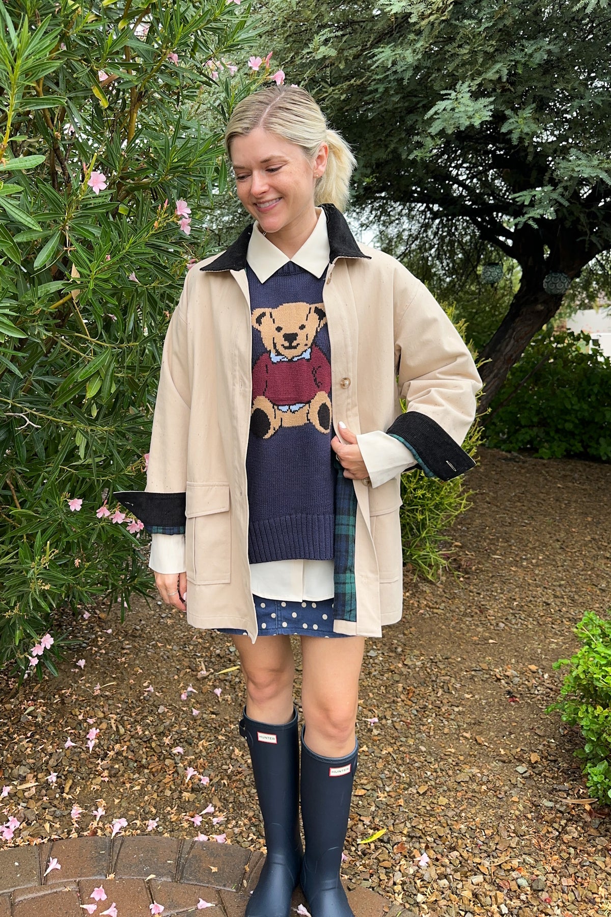 Ralphie Teddy Crew Neck Bear Sweater in Navy Blue