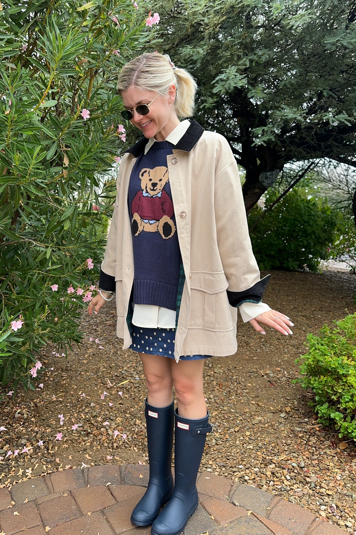 Ralphie Teddy Crew Neck Bear Sweater in Navy Blue