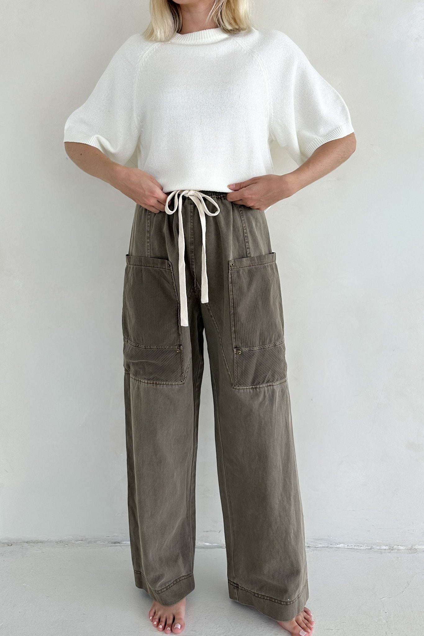 Foundry Patch Pocket Cotton Pants in Moss