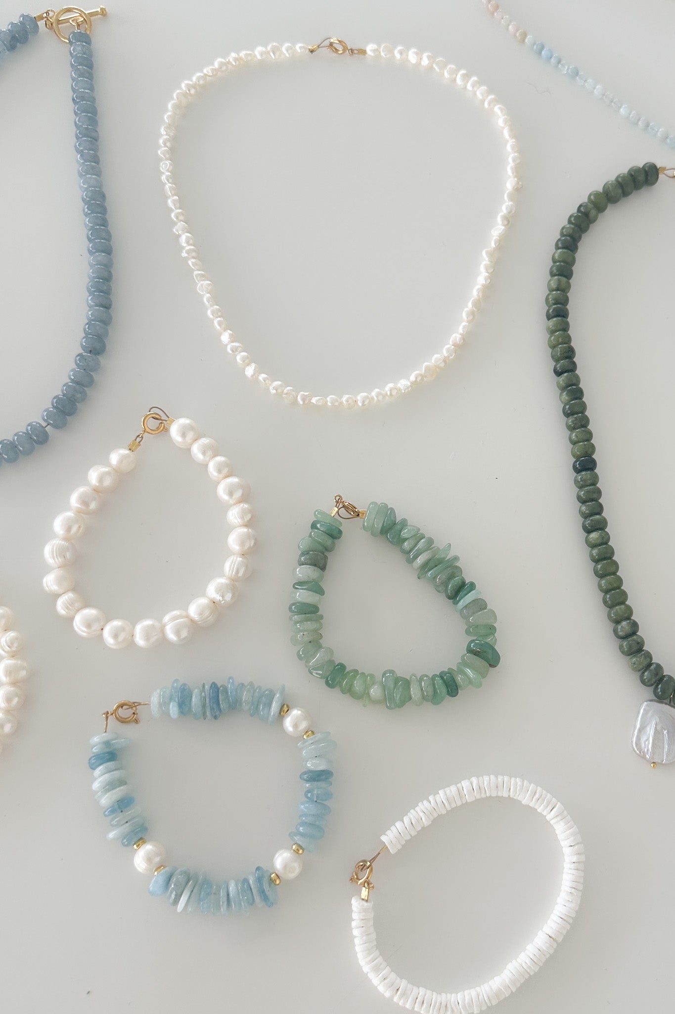 Amelie Beachy White Beaded Shell Bracelet - Neutral Ground