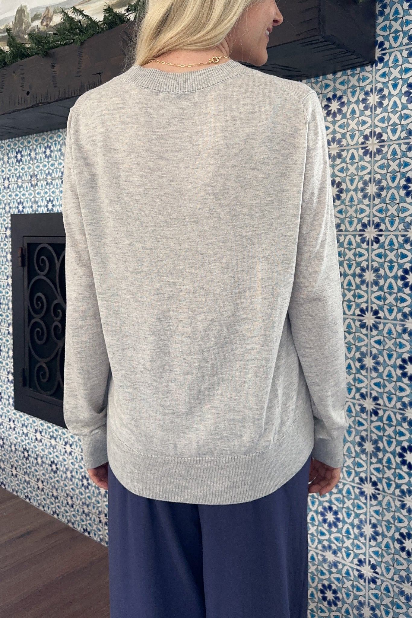 Bennett Lightweight V Neck Sweater Top - Neutral Ground