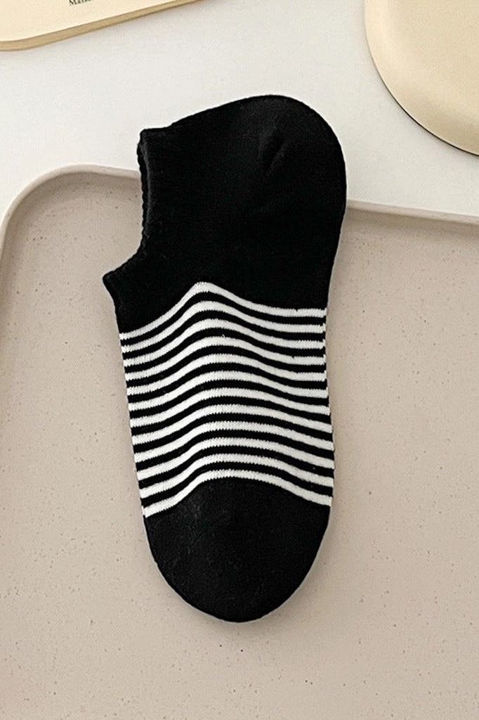 Dash Striped Ankle Socks in Black - Neutral Ground