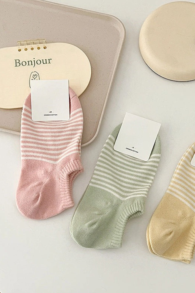 Dash Striped Ankle Socks in Pink - Neutral Ground