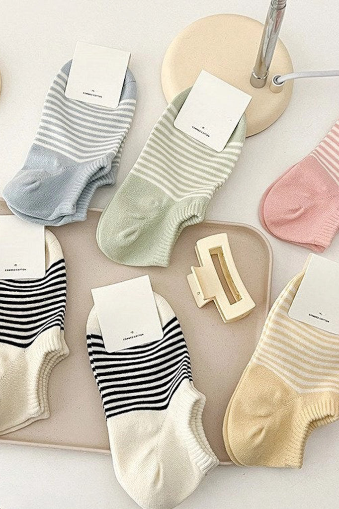 Dash Striped Ankle Socks in Sage - Neutral Ground