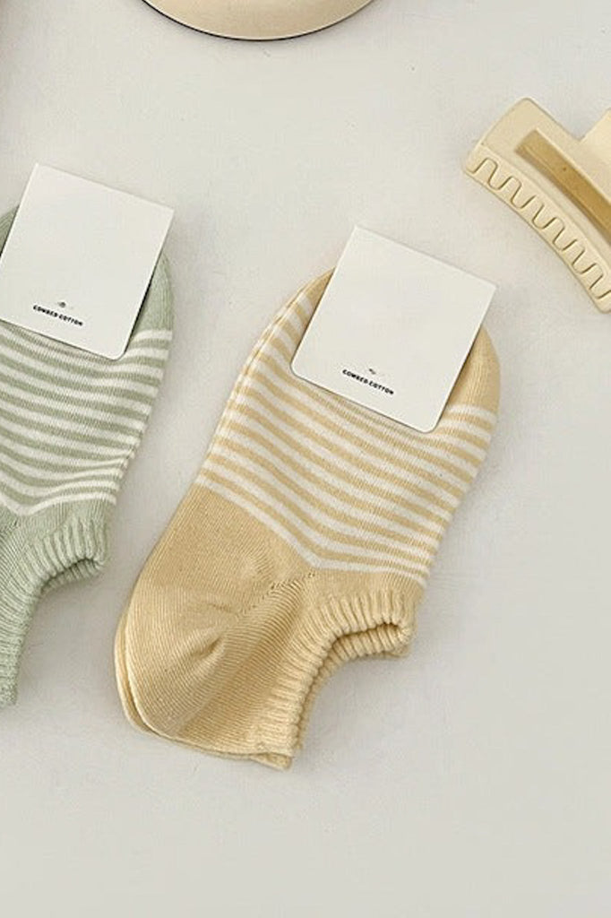 Dash Striped Ankle Socks in Yellow - Neutral Ground