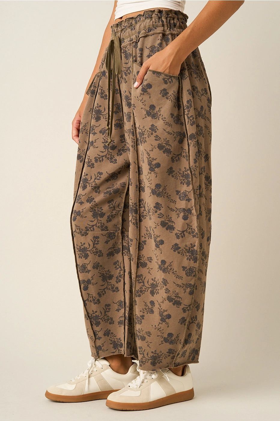 Willa Floral Barrel Pants in Mocha