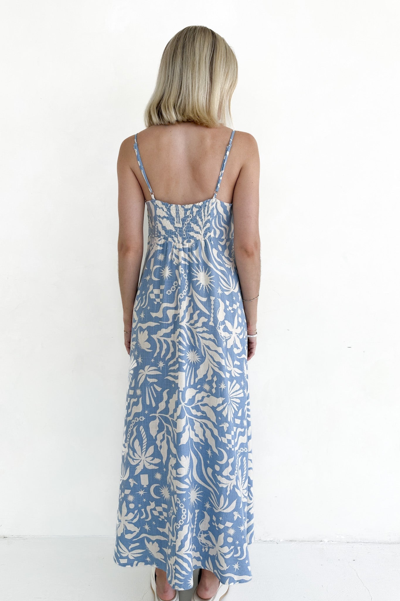 Elowen Blue Tropical Print Linen Blend Midi Dress l Neutral Ground Elowen Blue Tropical Print Linen Blend Midi Dress l Neutral Ground