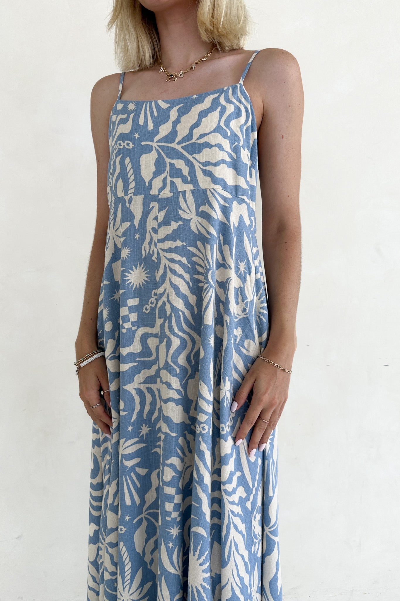 Elowen Blue Tropical Print Linen Blend Midi Dress l Neutral Ground Elowen Blue Tropical Print Linen Blend Midi Dress l Neutral Ground
