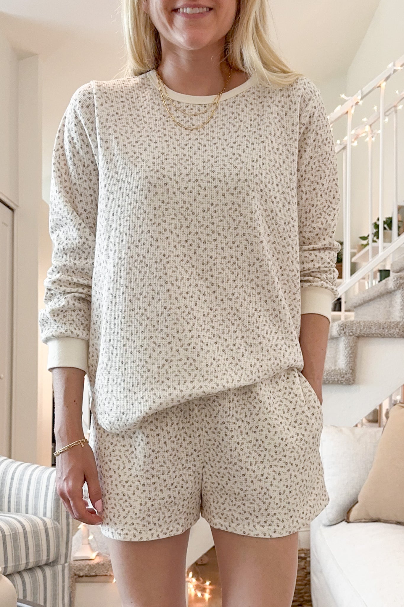 Everything's Rosy Ditsy Floral Shorts - Neutral Ground