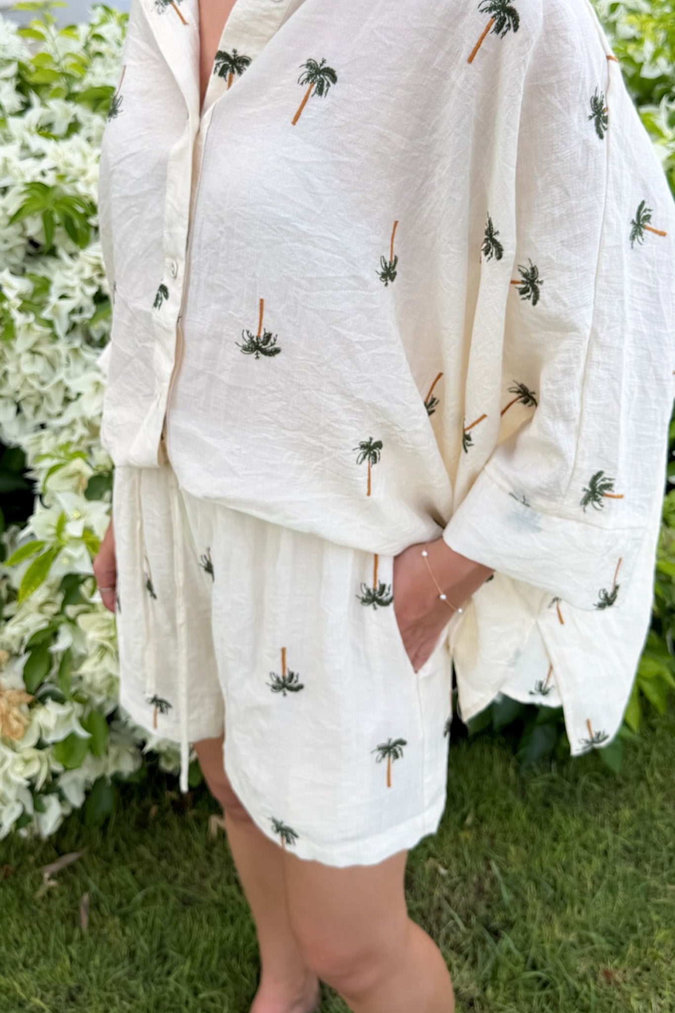 Hideaway Embroidered Shorts - Neutral Ground