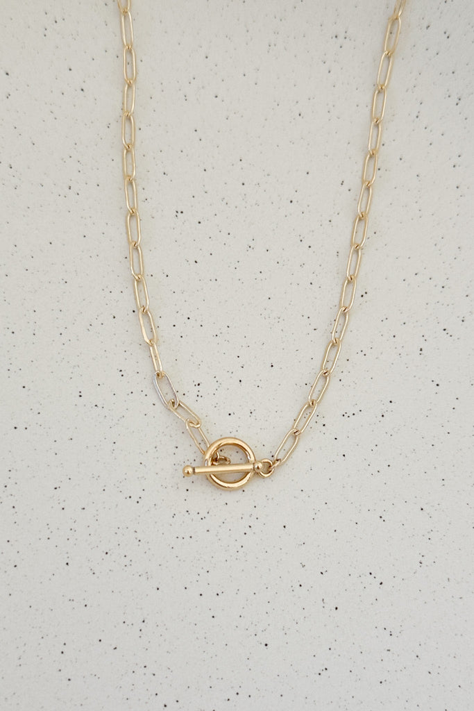 Jenny Toggle Clasp Necklace in Gold - Neutral Ground