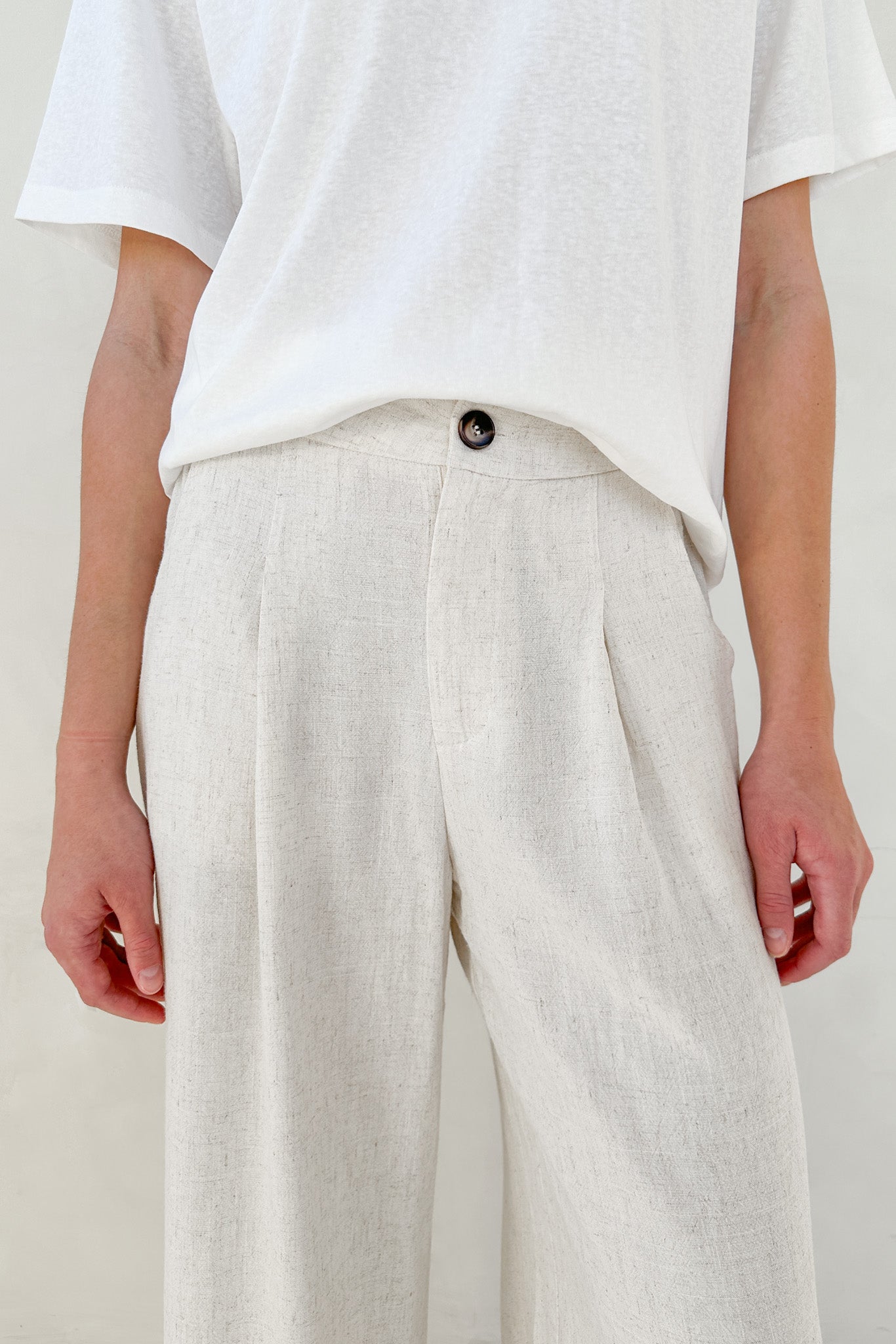 Land & Sea Pleated Linen Blend Trousers in Oatmeal - Neutral Ground