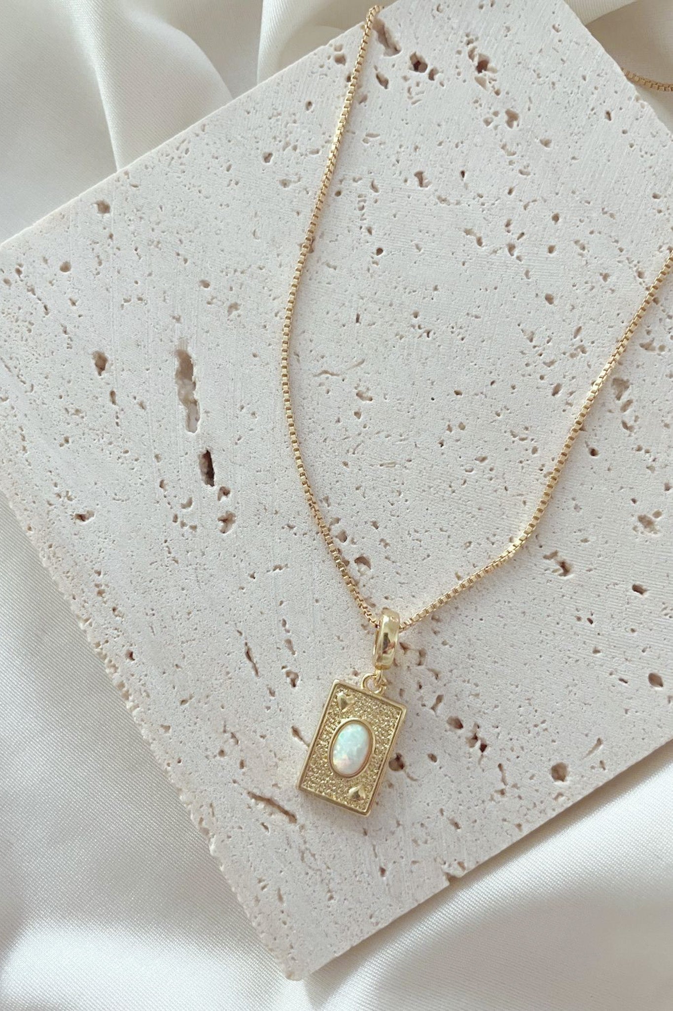 Lilibet Opal Pendant Necklace - Neutral Ground