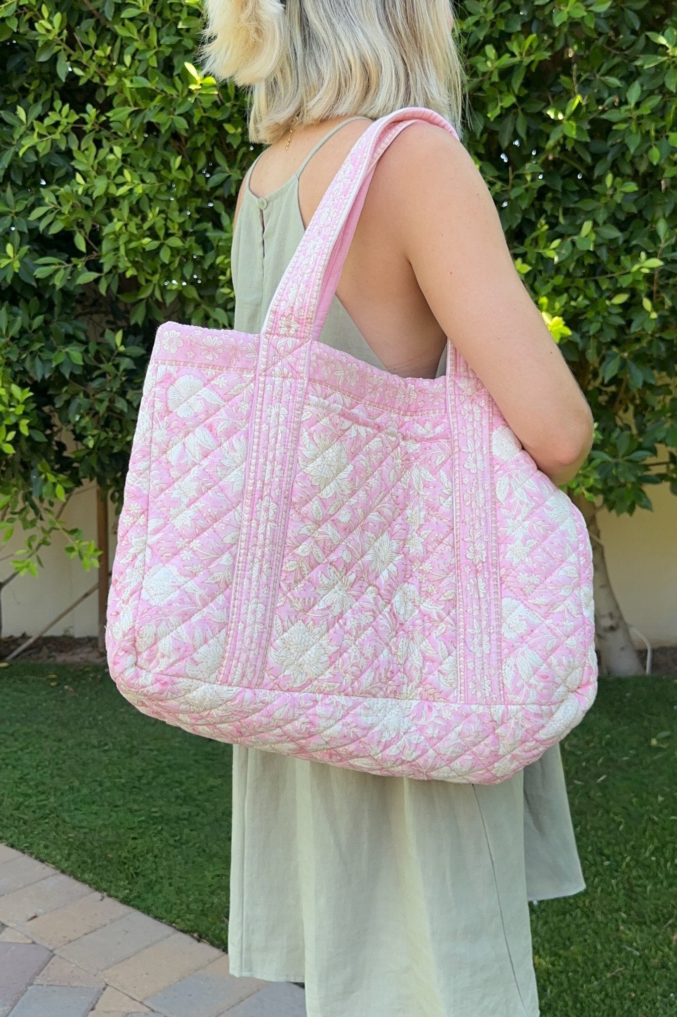 Market Quilted Tote Bag in Baby Pink and White - Neutral Ground