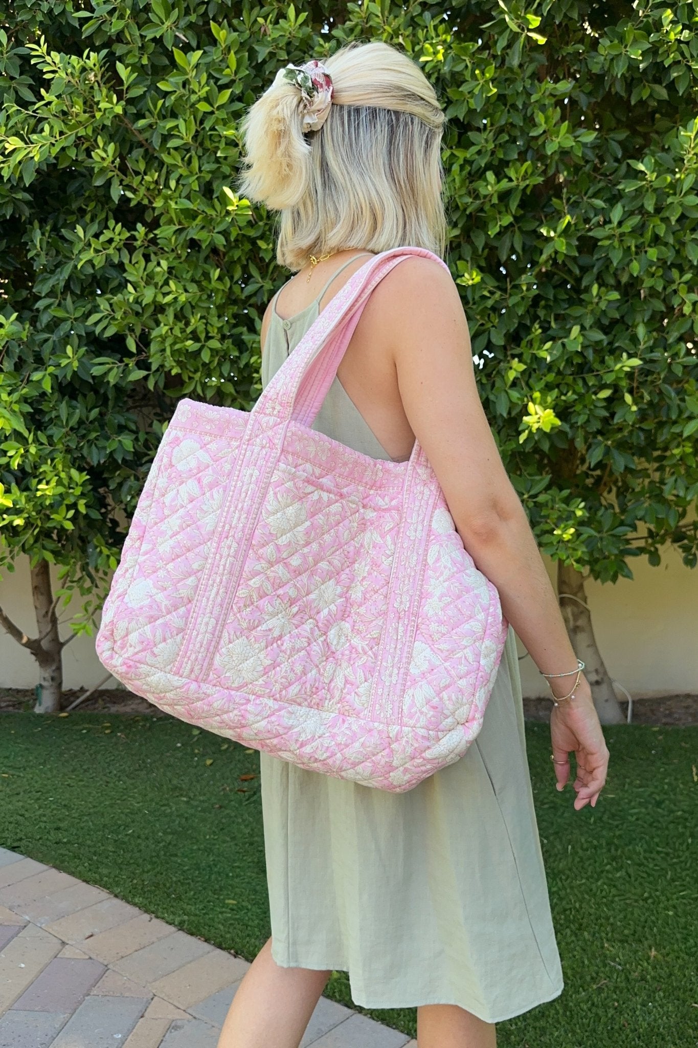 Market Quilted Tote Bag in Baby Pink and White - Neutral Ground