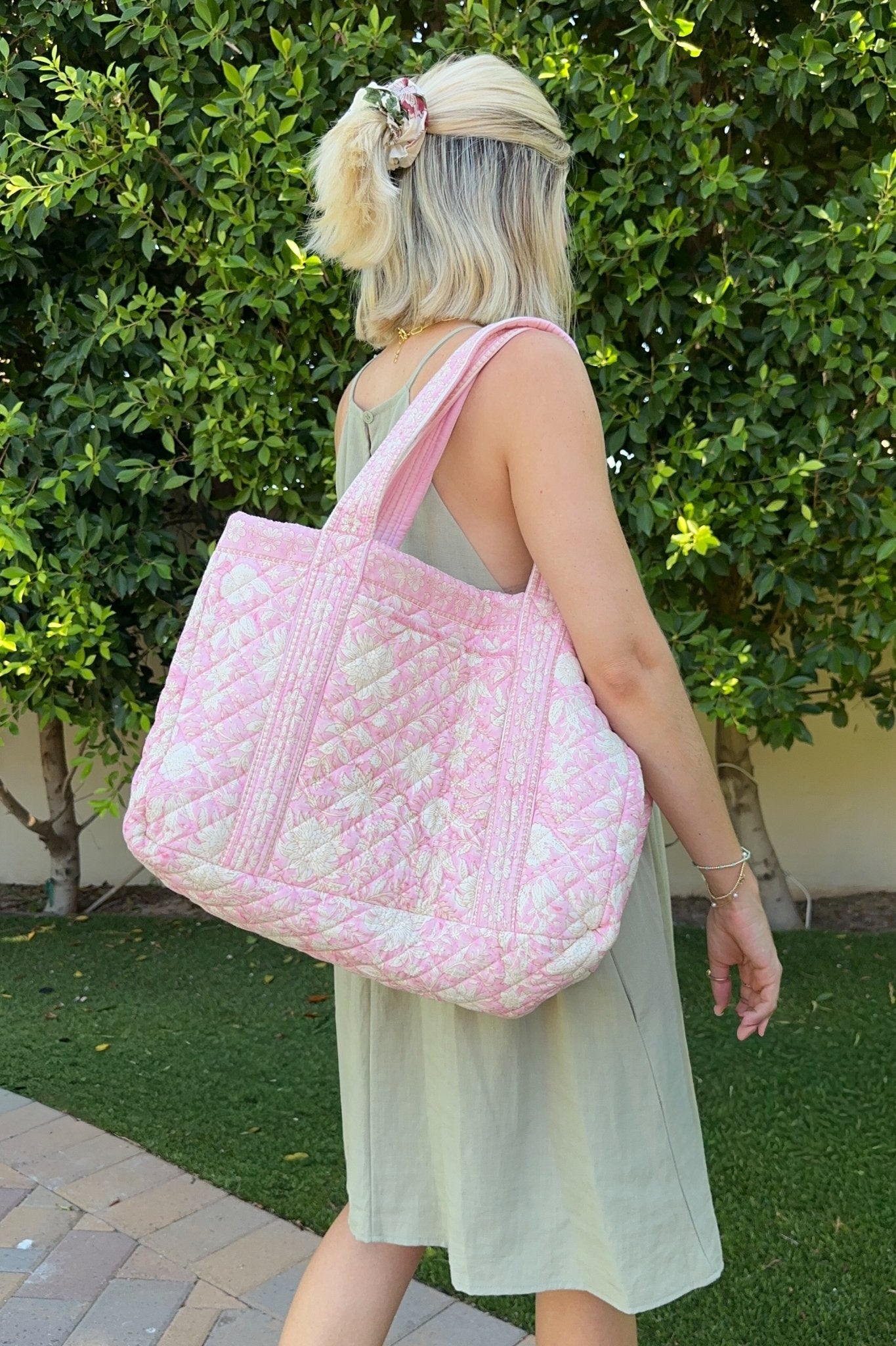 Market Quilted Tote Bag in Baby Pink and White - Neutral Ground