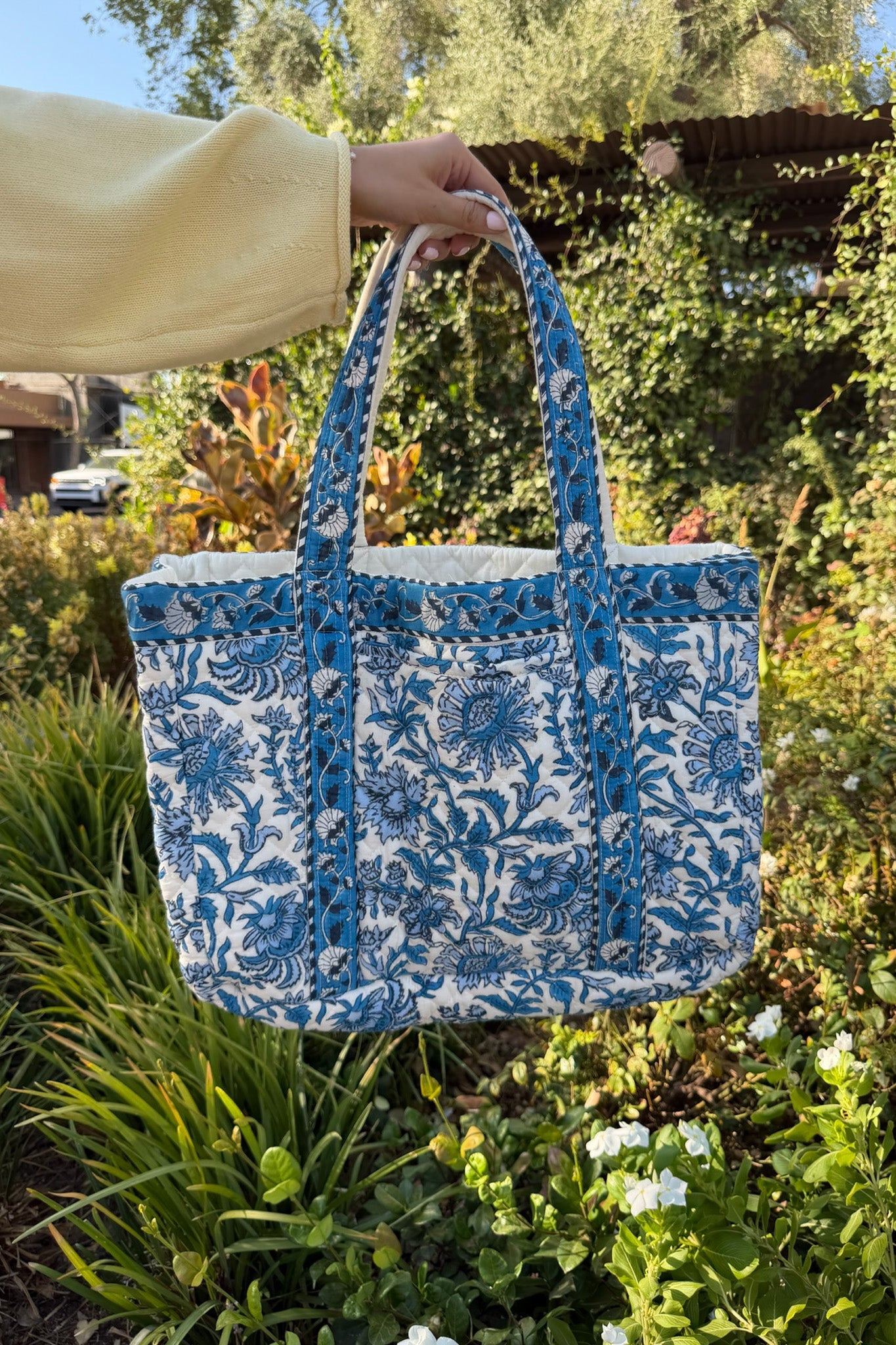 Market Quilted Tote Bag in Floral Blue - Neutral Ground