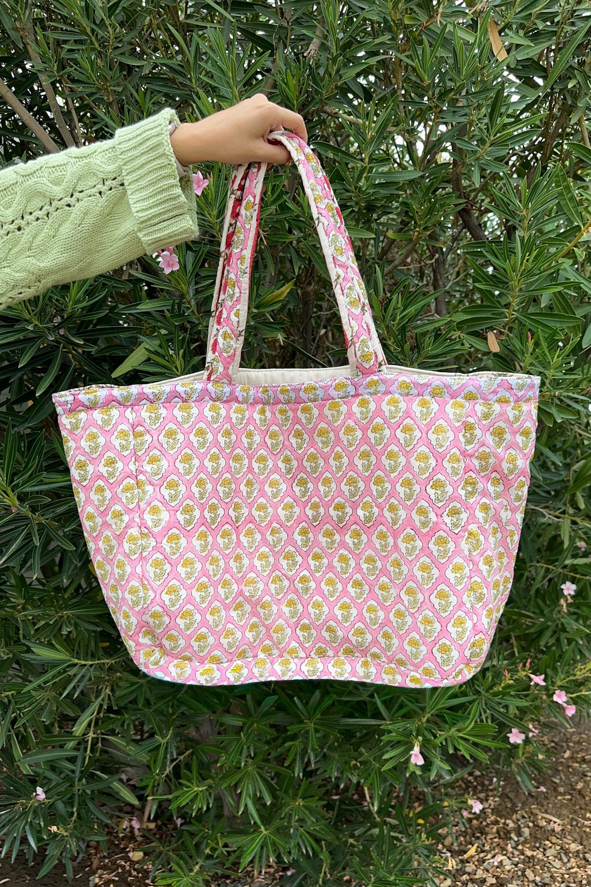 Maxi Market Quilted Tote Bag in Cream and Red - Neutral Ground